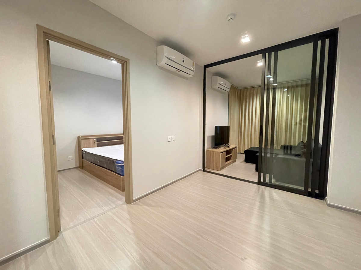 For RentCondoThaphra, Talat Phlu, Wutthakat : Life Sathorn SIerra, beautiful room, size 40 sq m. 1 bedroom Plus, available for rent, please inquire.