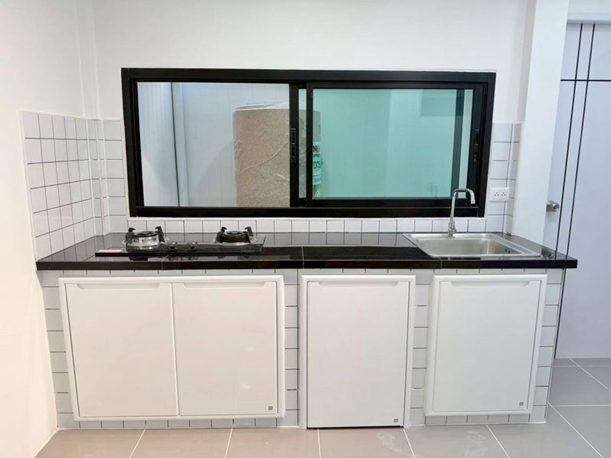 ขายทาวน์โฮมวิภาวดี ดอนเมือง หลักสี่ : ทาวน์เฮ้าส์ 1.5 ชั้น ม.พงษ์เพชรพัฒนา (งามวงศ์วาน 35)  ขนาด 25 ตารางวา 3 ห้องนอน แต่งใหม่พร้อมอยู่ ซอยงามวงศ์วาน 35 แขวงทุ่งสองห้อง เขตหลักสี่ กรุงเทพมหานคร