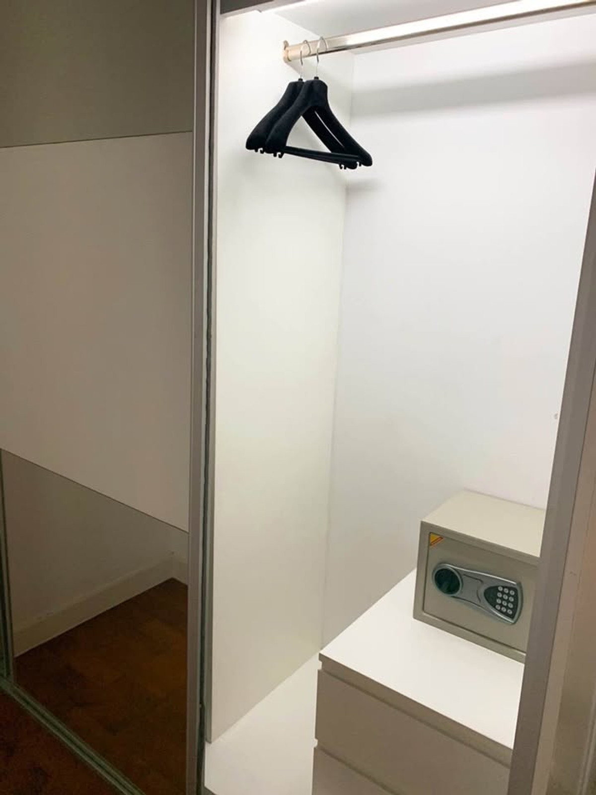 For RentCondoSukhumvit, Asoke, Thonglor : Condo for rent Siri Residence Sukhumvit 24, room ready to move in (Rt-01)