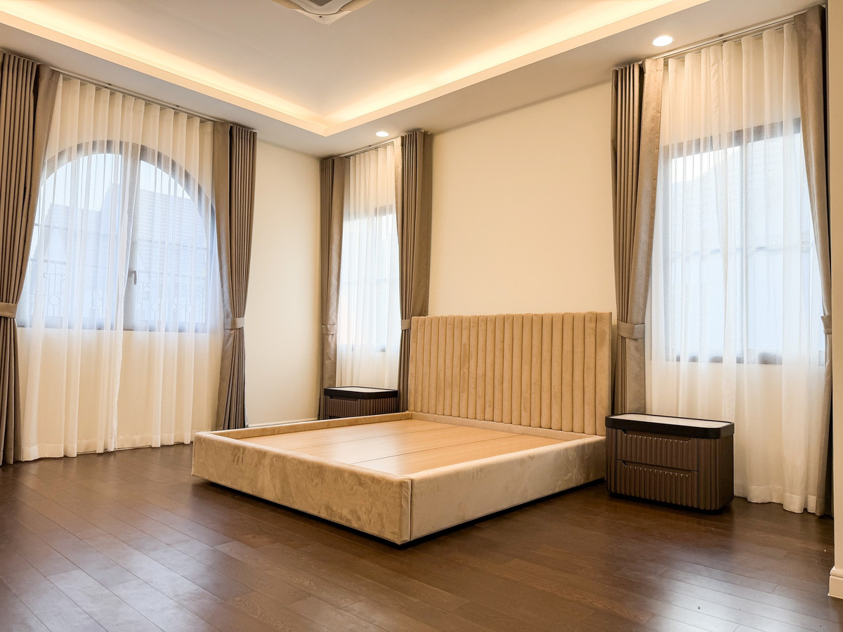 ให้เช่าบ้านเกษตรศาสตร์ รัชโยธิน : 🔥 FOR RENT🔥 | นาราสิริ พหล–วัชรพล  บ้านหรูใหม่เอี่ยม 100% ไม่เคยเข้าอยู่ เฟอร์ครบ พร้อมเข้าอยู่ทันที ✨