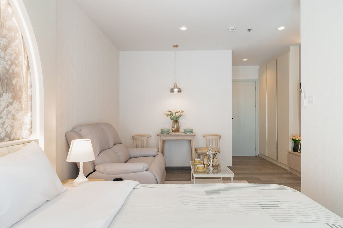 ให้เช่าคอนโดบางนา แบริ่ง ลาซาล : คอนโดใหม่ ชั้น 6 พร้อมเฟอร์นิเจอร์ ตกแต่งสวยงาม ให้เช่า ย่านบางนา ใกล้มหาวิทยาลัยเซาธ์อีสท์บางกอก เพียง 350 เมตร