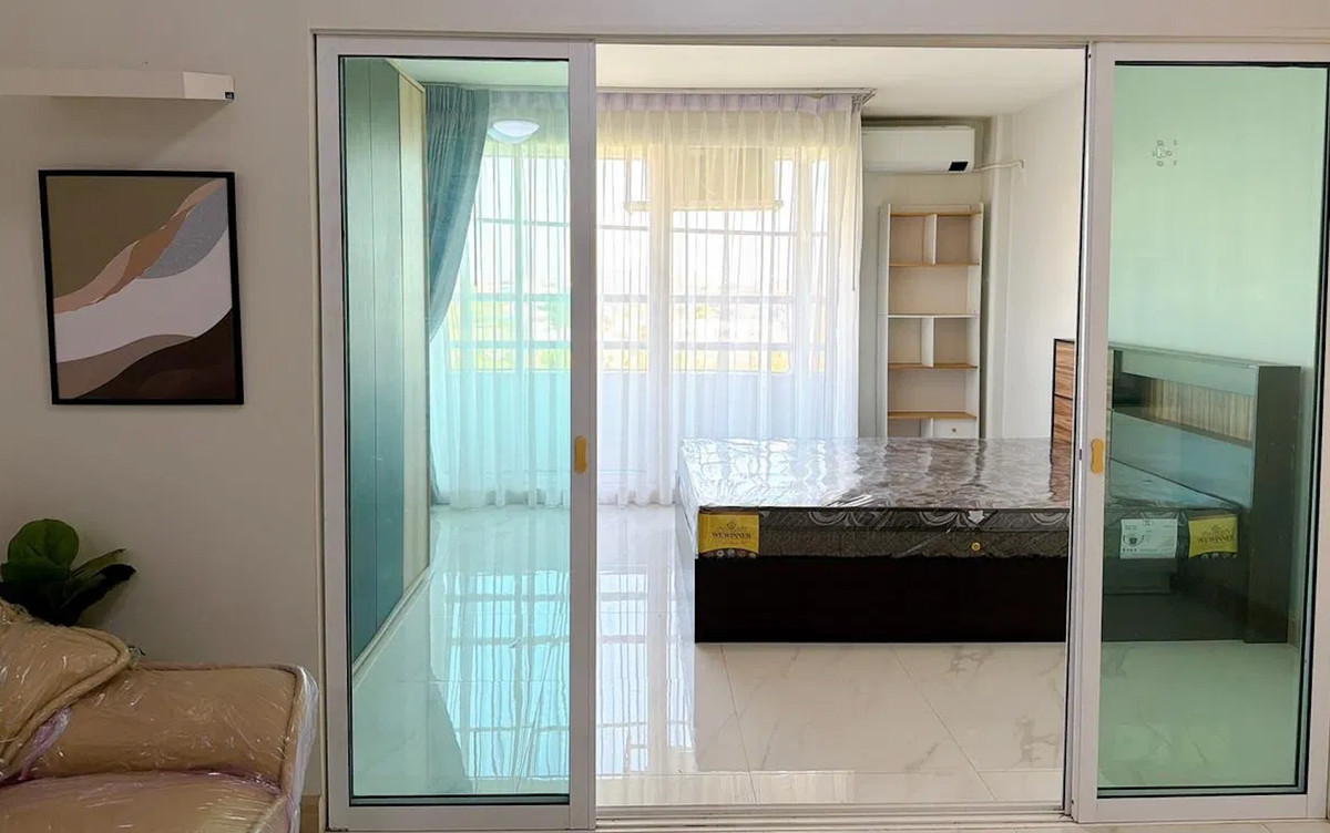 For SaleCondoLadprao101, Happy Land, The Mall Bang Kapi : ((Urgent sale)) Condo near the Yellow Line. Lat Phrao Station 101 💥Installment 4,Xxx💥