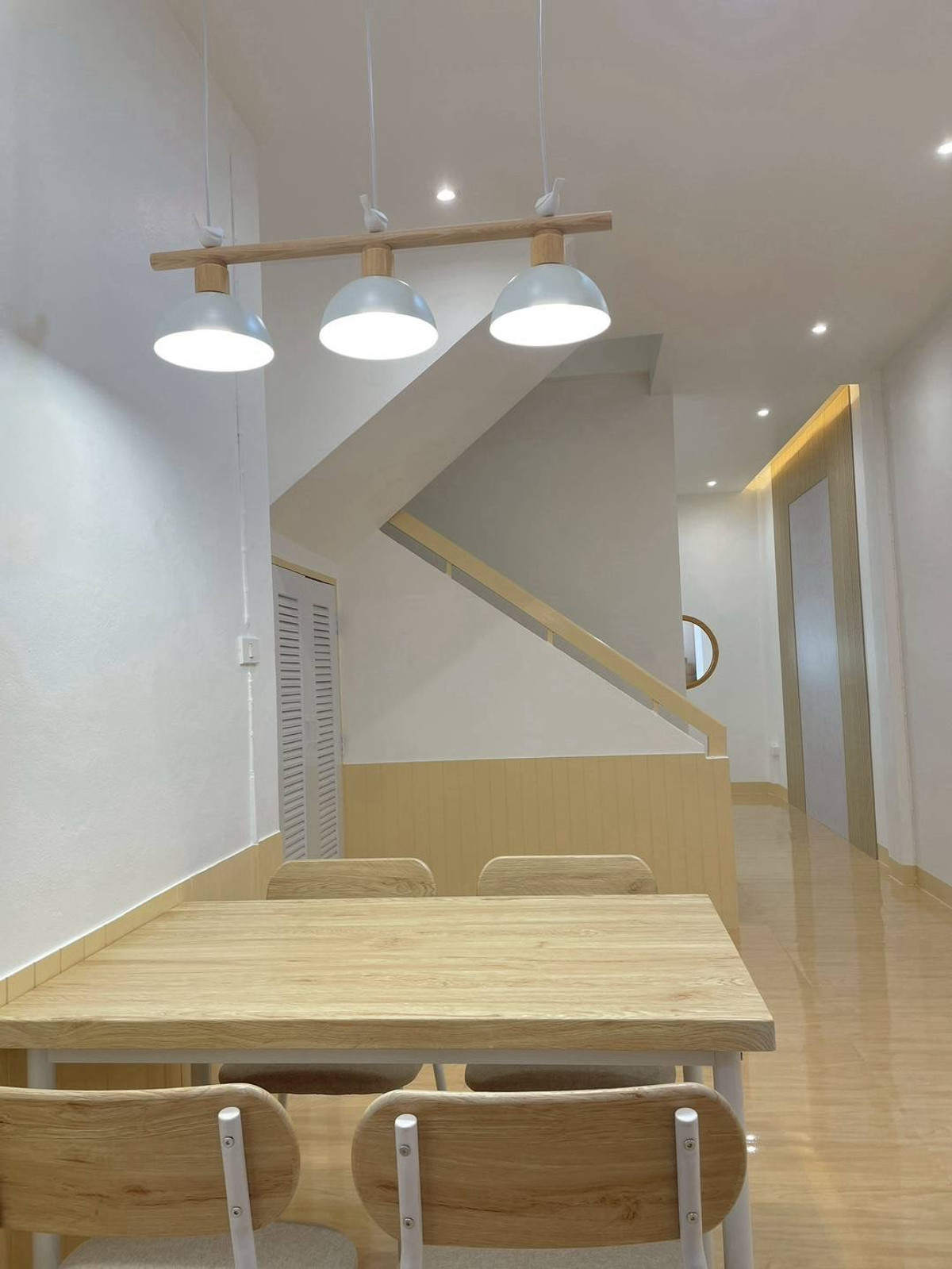 ขายทาวน์โฮมนนทบุรี บางใหญ่ บางบัวทอง : ขายทาวน์เฮาส์ร่มโพธิ์ บางบัวทอง 16 ตร.ว. แต่งมินิมอล ใกล้ MRT บางพลู ฟรีโอน