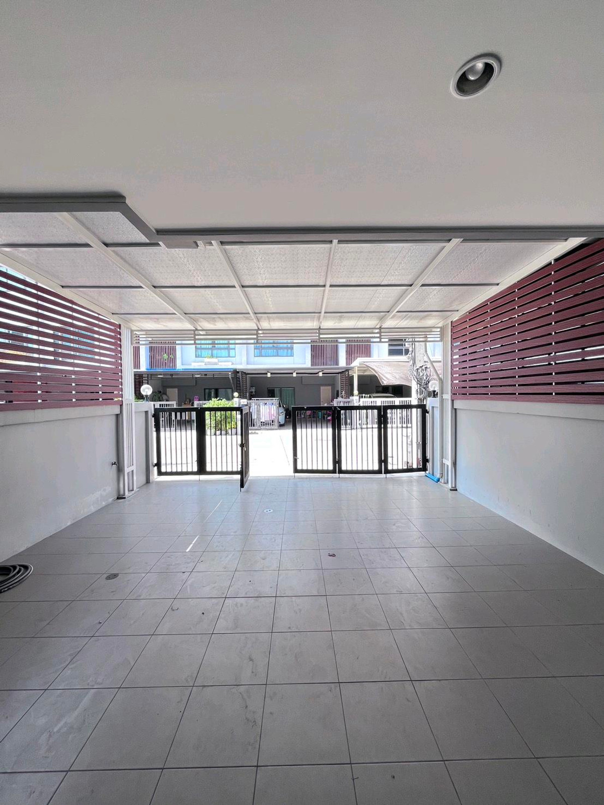 ให้เช่าทาวน์โฮมรัชดา ห้วยขวาง : 🔥🔥 Townhome for Rent in the Heart of Ratchada - Ladprao 🔥🔥 Nearby Huai Khwang