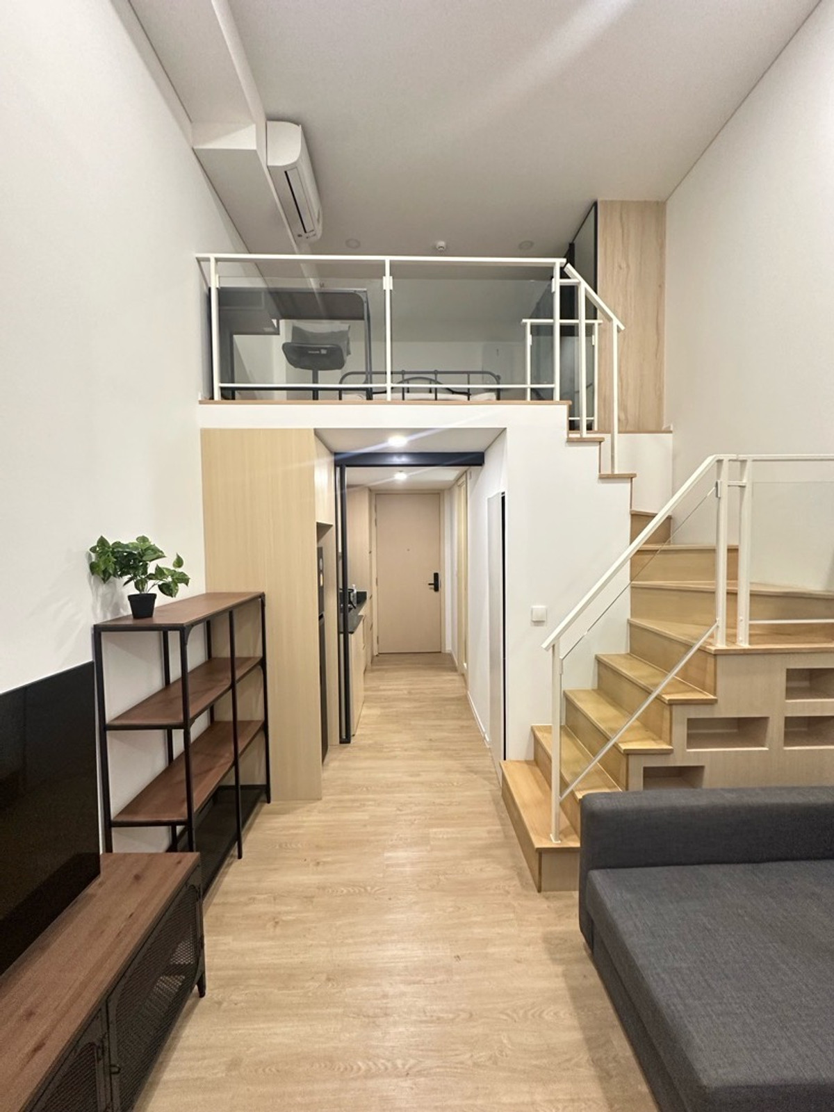 For RentCondoRama9, Petchburi, RCA : Urgent ‼️ 2-story condo siamese rama9 
Rental price 21,000/month‼️ Ready to move in, hurry up.