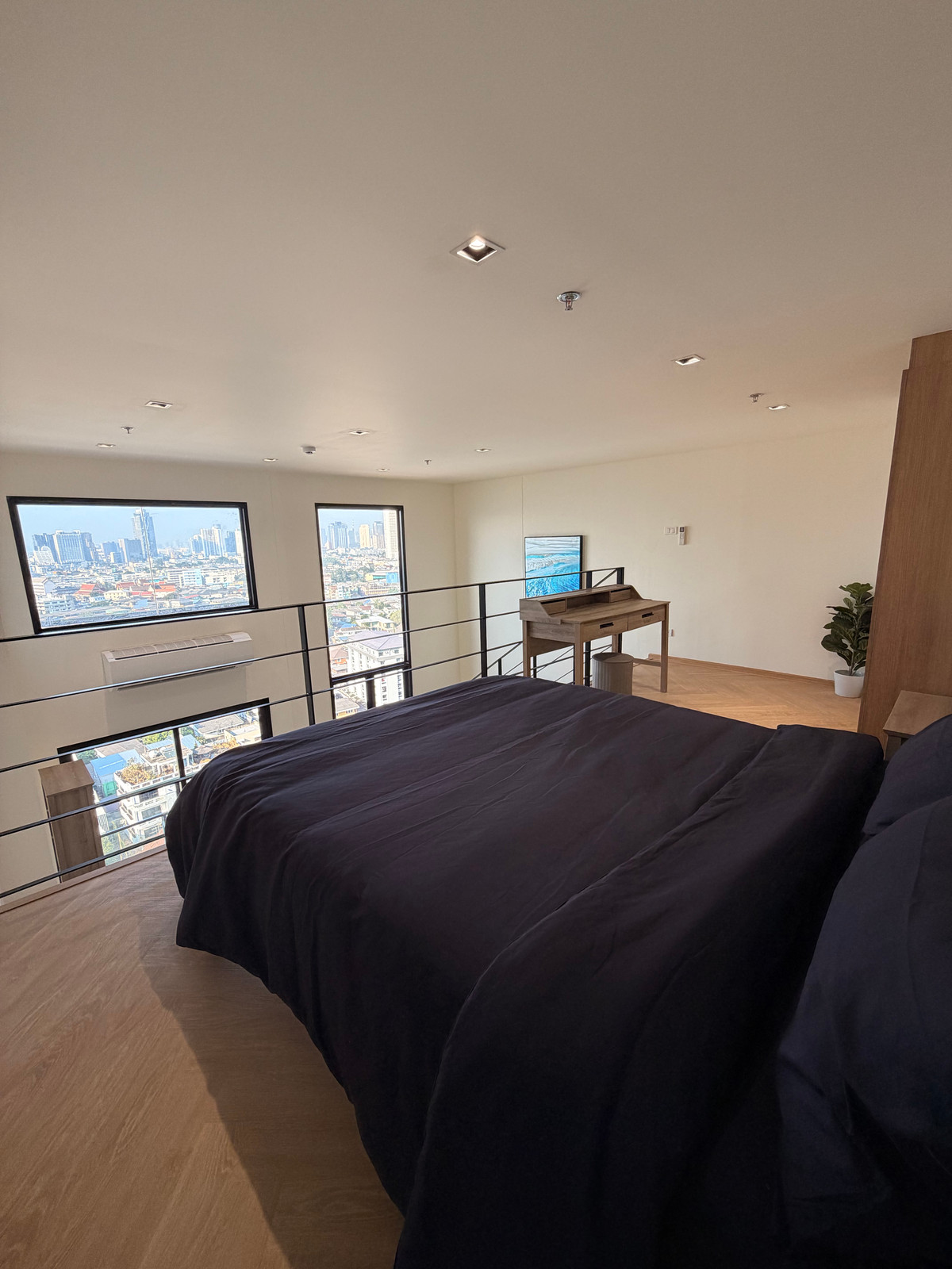 For RentCondoWongwianyai, Charoennakor : Loft Duplex room, fully furnished, ready to move in, free WiFi throughout the contract.