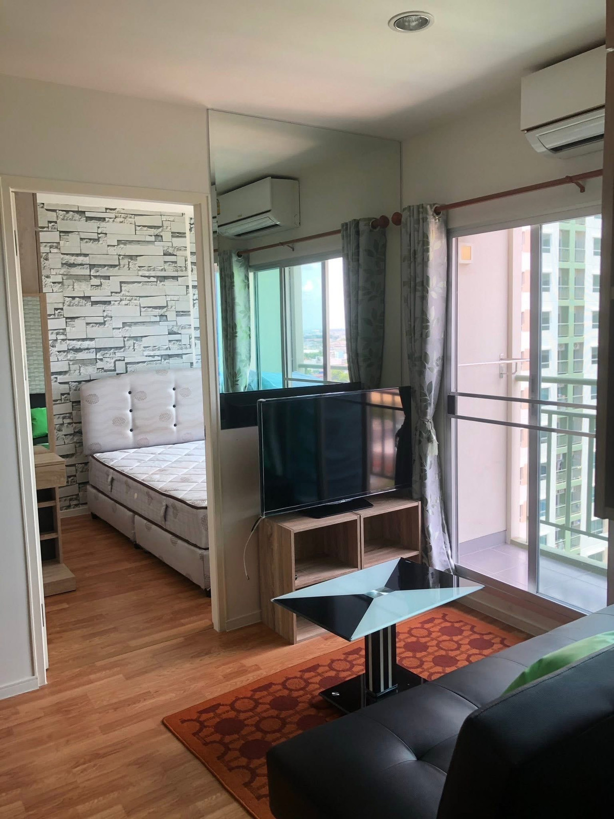 ให้เช่าคอนโด : ให้เช่าคอนโด ลุมพินี พาร์ค เพชรเกษม 98 ห้อง 2 นอน  ใกล้เดอะมอลล์บางแค และรถไฟฟ้า MRT หลักสอง