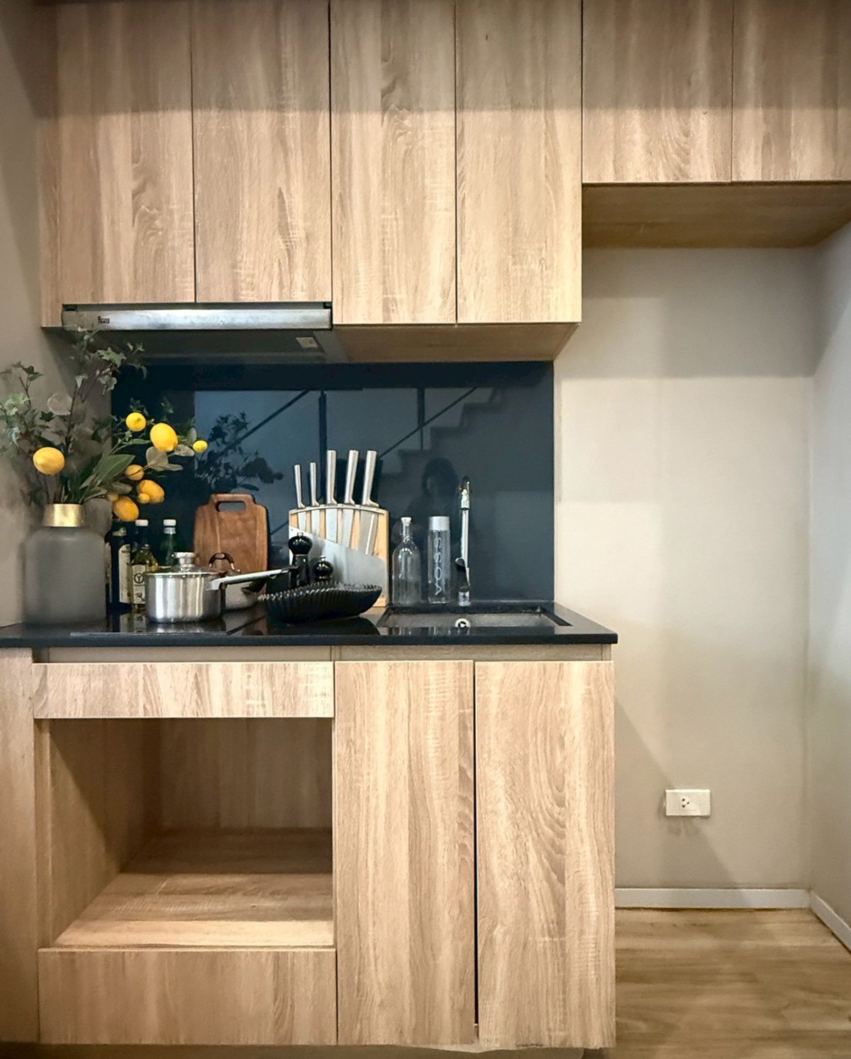 ขายคอนโดสาทร นราธิวาส : คอนโด Duplex 2 ชั้น วิวสวนสวย พร้อมอยู่ ใกล้ BTS สุรศักดิ์ 3.85 ล้านบาท พร้อมตกแต่งเฟอร์นิเจอร์ ลากกระเป๋าเข้าอยู่ได้เลย 