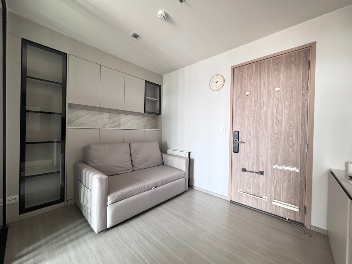 For RentCondoThaphra, Talat Phlu, Wutthakat : Life Sathorn Sierra, separate kitchen, separate bedroom, open view, cool breeze all day, near BTS Talat Phlu.