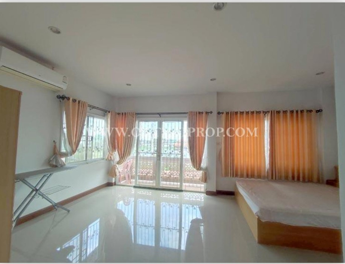 ให้เช่าบ้านลาดกระบัง สุวรรณภูมิ : ให้เช่าบ้านเดี่ยว หมู่บ้านทรัพย์เจริญ ฉลองกรุง 53 ใกล้ศูนย์กีฬาเฉลิมพระเกียรติ 72 พรรษา