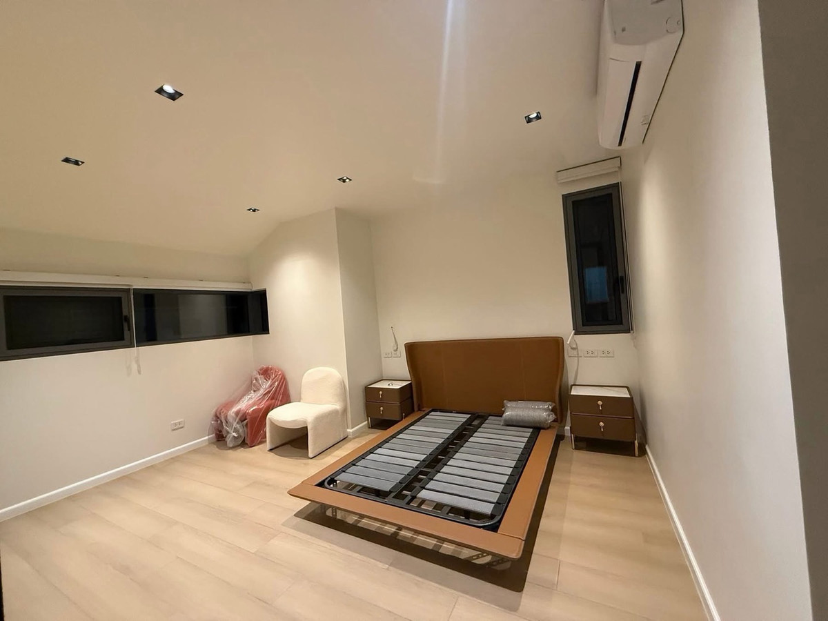 ขายบ้านวิภาวดี ดอนเมือง หลักสี่ : บ้านใหม่พร้อมสระส่วนตัว ขายต่ำกว่าทุน ทำเลดอนเมือง ใกล้สนามบิน ระบบ Smart Home ทั้งหลัง เหมาะอยู่อาศัย หรือ ปล่อยเช่า