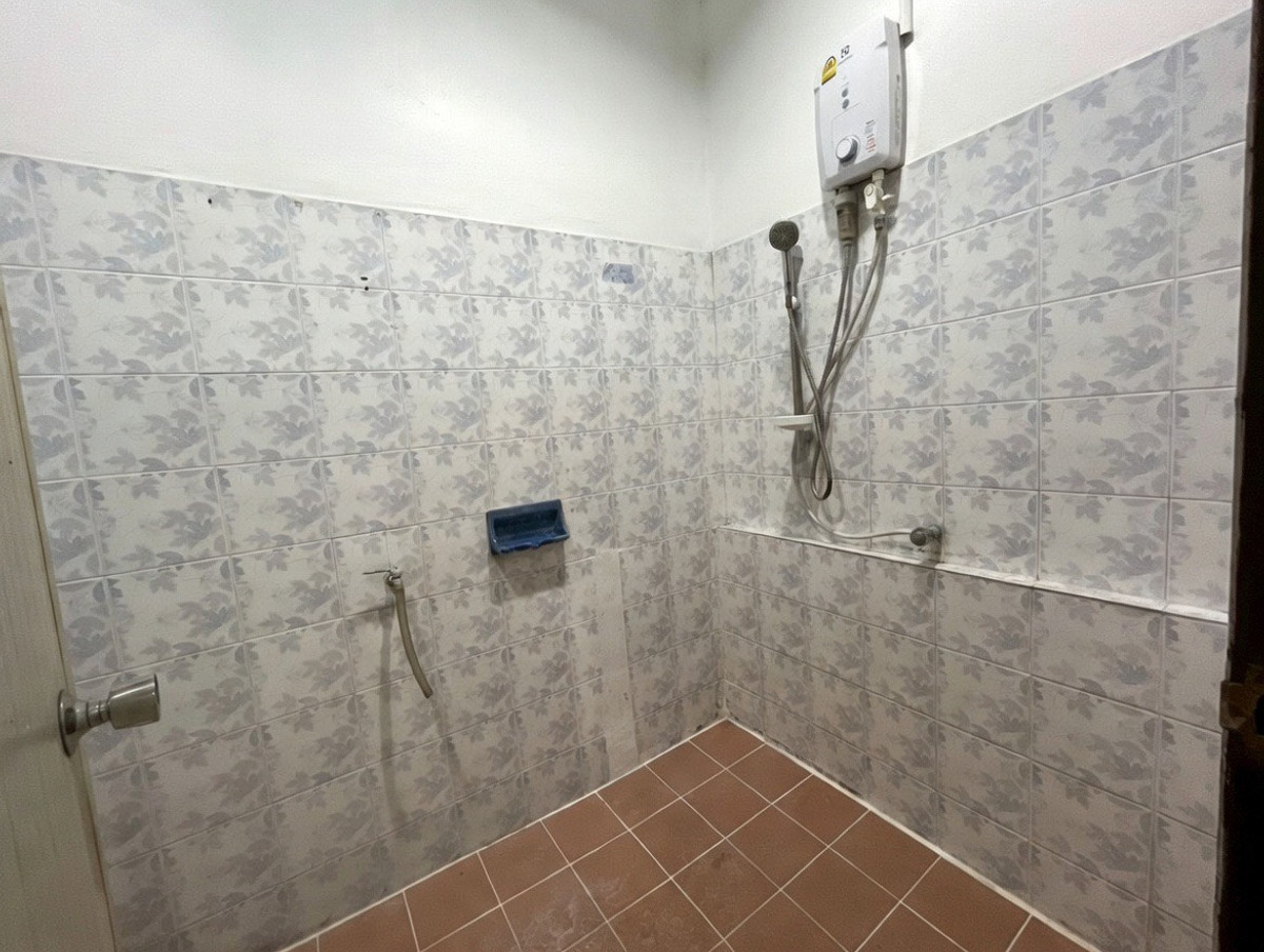 ให้เช่าทาวน์โฮมปิ่นเกล้า จรัญสนิทวงศ์ : ให้เช่า ทาวน์เฮาส์ 3 ชั้น ใกล้ MRT จรัญสนิทวงศ์ 13 เพียง 200 เมตร เดินถึงสถานี  ทำเลดีมาก เข้าเมืองสะดวก เหมาะอยู่อาศัยหรือทำโฮมออฟฟิศ ใกล้ตลาด ร้านอาหาร และสิ่งอำนวยความสะดวกครบ