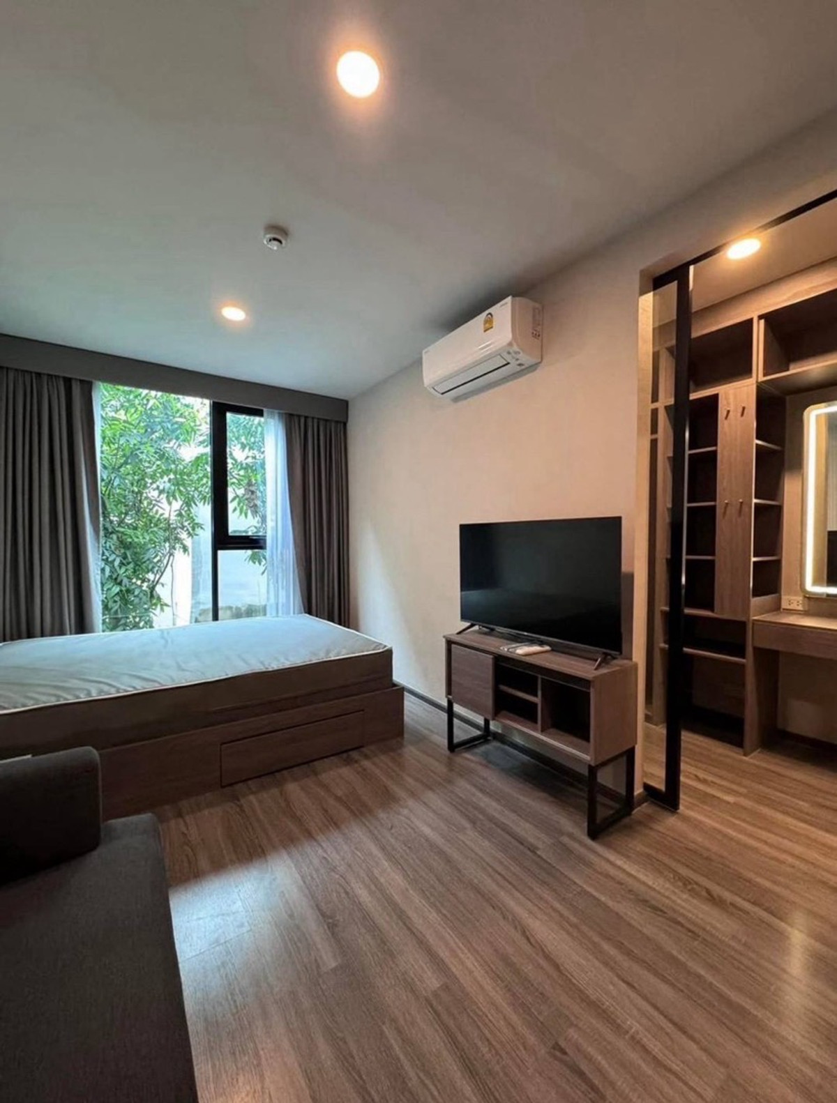 ให้เช่าคอนโดลาดพร้าว เซ็นทรัลลาดพร้าว : 🔥Rare Item! The origin Ladprao 15 
 ห้อง 1 นอน วิวเมือง + ที่จอดรถ 1 คัน คุ้มที่สุดในย่านนี้