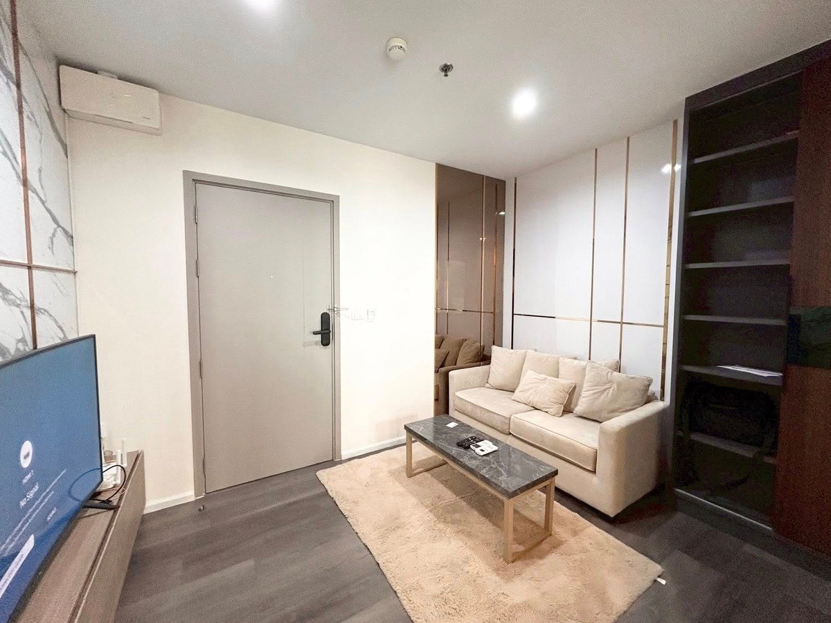 ให้เช่าคอนโดบางซื่อ วงศ์สว่าง เตาปูน : 🔥🔥 ให้เช่า The Stage Taopoon Interchange 🔥🔥  📍 เตาปูน (ใกล้ MRT เตาปูน สายสีน้ำเงินและสายสีม่วง)  🛏 1 ห้องนอน 1 ห้องน้ำ 📐 ขนาด 34 ตร.ม. | ชั้น 34 วิวเมือง + วิวแม่น้ำ