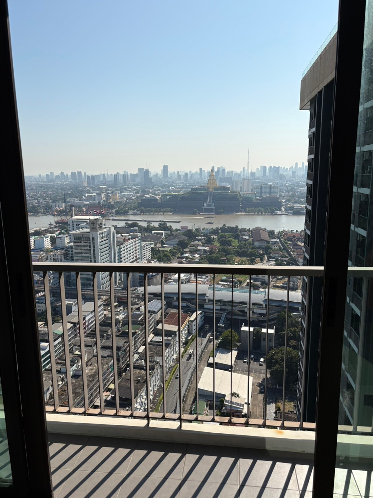 ขายคอนโดปิ่นเกล้า จรัญสนิทวงศ์ : ★ราคาพิเศษมาก ในราคา 5.2 ลบ. ติด MRT บางอ้อ  ใกล้แหล่งช้อปปิ้ง และของกินมากมาย ★ The Tree RIO Bang-Aor Station★