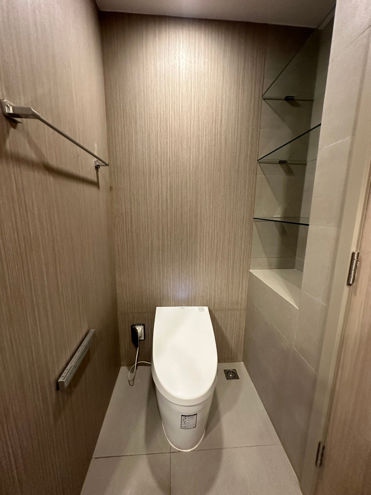 For RentCondoOnnut, Udomsuk : Hot Deal! 3BR Luxury Condo @ Wishdom Connect Sukhumvit | 128 sqm | High Floor | 120,000 THB