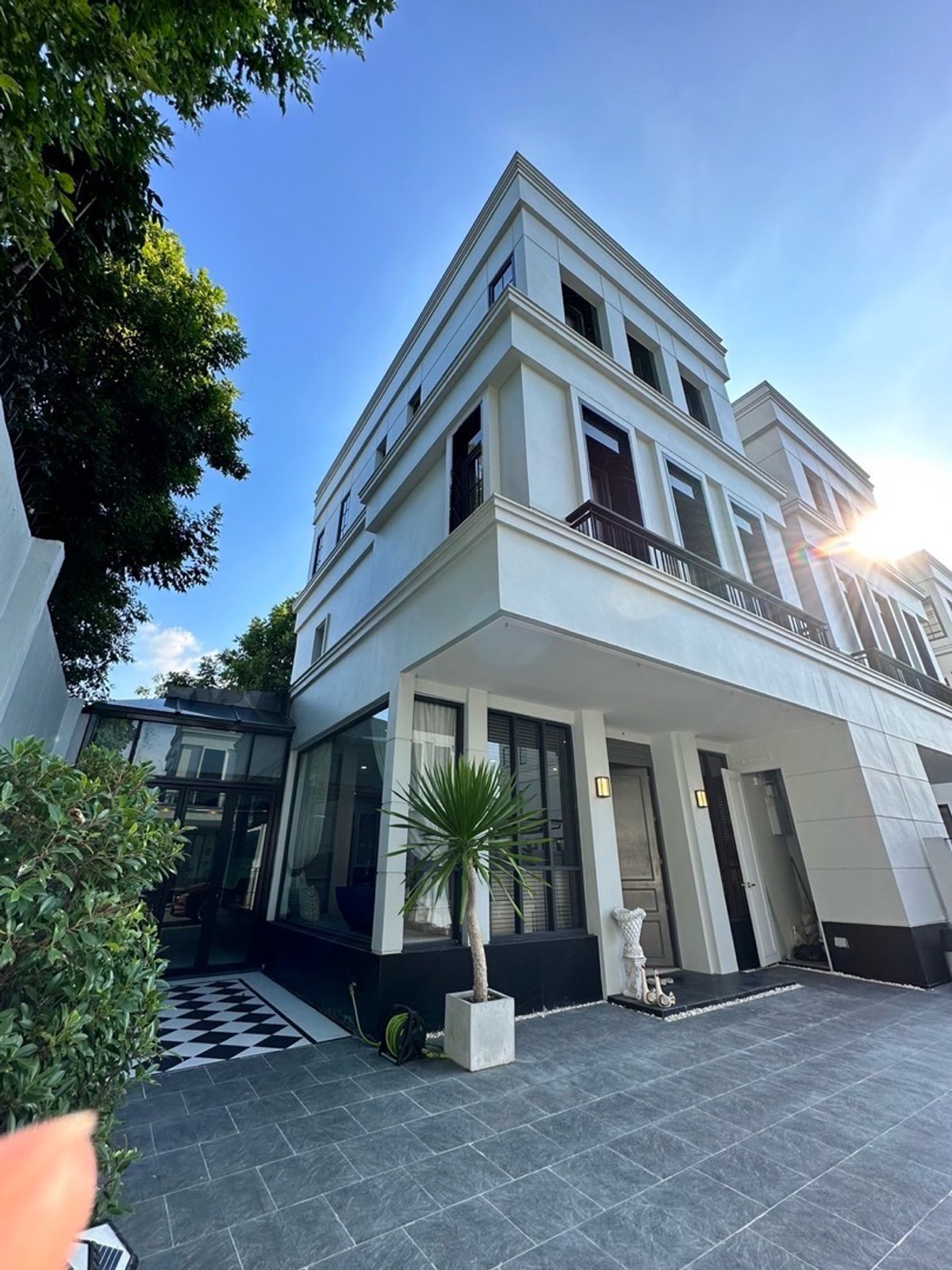 ให้เช่าทาวน์โฮมนวมินทร์ รามอินทรา : ปล่อยเช่า ทาวน์โฮมหรู ซอยรามอินทรา 62 พร้อมเฟอร์นิเจอร์ สามารถเลี้ยงสัตว์ได้