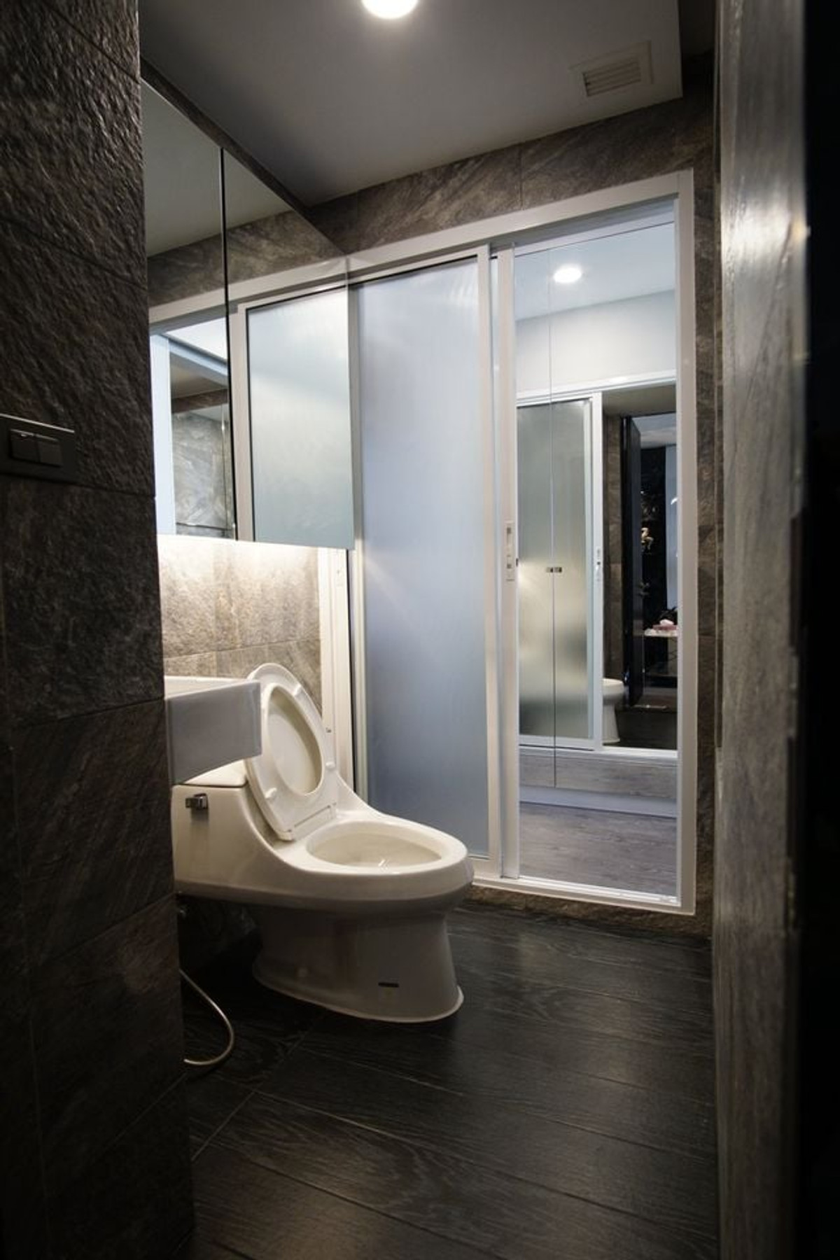 ให้เช่าคอนโดสะพานควาย จตุจักร : ให้เช่า Rhythm Phahol - Ari เช่าด่วน! ริธึ่ม พหล อารีย์ ชั้นสูง วิวเมืองสุดสายตา ใกล้ bts อารีย์