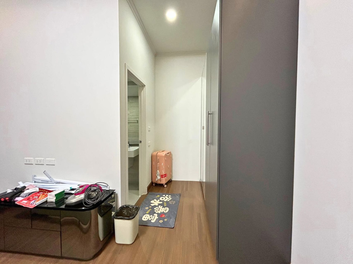 ให้เช่าบ้านลาดกระบัง สุวรรณภูมิ : ᚱ ให้เช่า ✅รับระยะสั้น 🔥 4 ห้องนอน 1 ห้องแม่บ้าน🔥บ้านเดี่ยว แกรนด์ บริทาเนีย พระราม 9 – กรุงเทพกรีฑา ใกล้ โรงเรียนนานาชาติเวลลิงตัน 