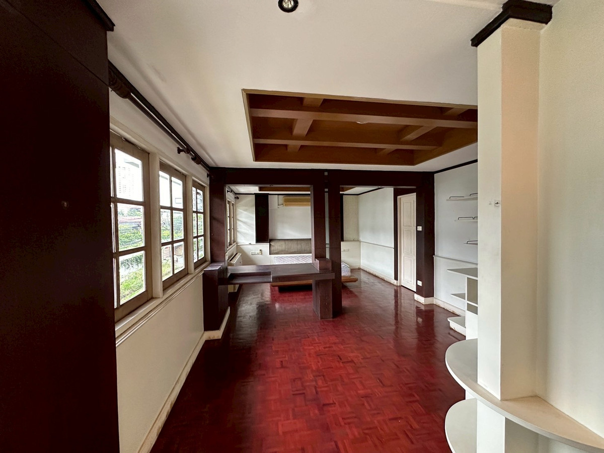 For SaleTownhomeSukhumvit, Asoke, Thonglor : Luxury Townhouse for Sale Thonglor | Family Home Best Value | Near BTS Thonglor | 35,000,000 THB | Luxury townhouse for sale Thonglor, suitable for families, good value, near BTS Thonglor 35,000,000 baht - LTH12647