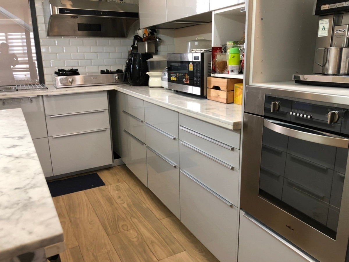 Shop HouseWongwianyai, Charoennakor : Shophouse for sale, Charoen Nakhon 18, commercial building, 1 unit, 4 floors + roof deck, steel frame, 300 sq m., 15 sq m, Khlong San, BTS Krung Thon Buri, iconsiam, Sena Fest, Renovated already.