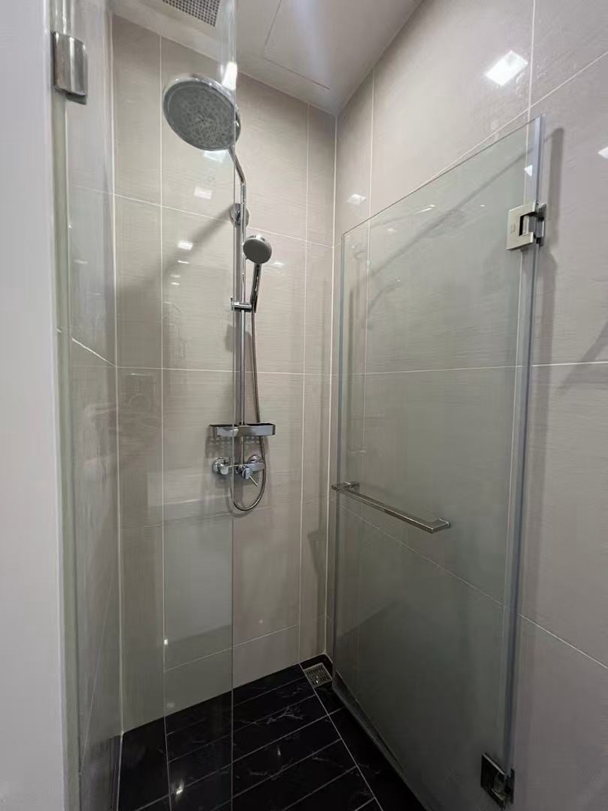 For RentCondoSukhumvit, Asoke, Thonglor : Park24 for rent, 1 bedroom, 13th floor, Building 6, ready to move in.