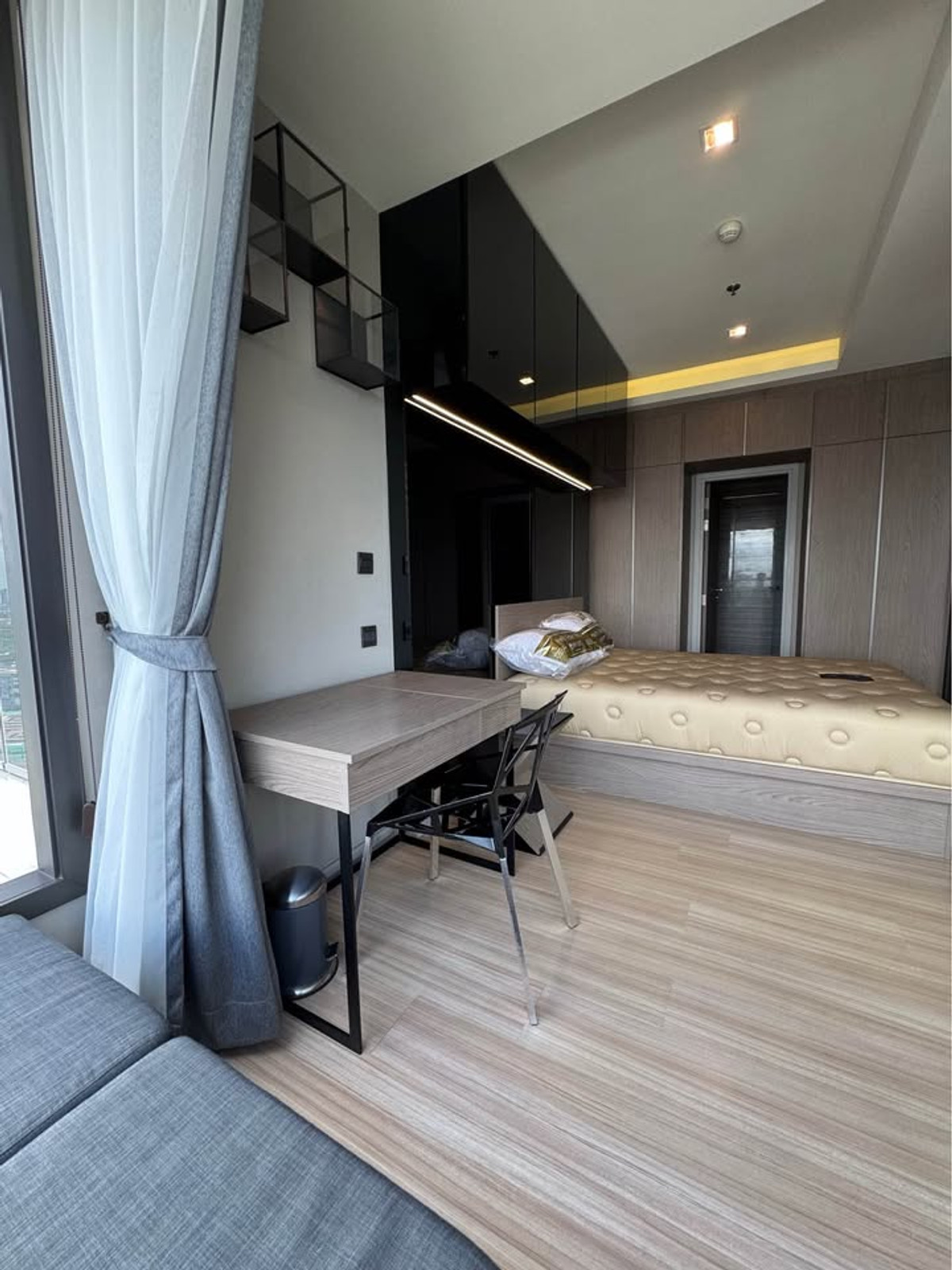 For RentCondoSapankwai,Jatujak : ⭐️ M Jatujak ⭐️ 1 Bedroom, beautiful room, fully built-in. Complete with electrical appliances. Pet friendly.