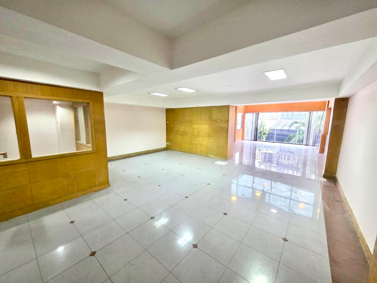 For SaleShop HouseVipawadee, Don Mueang, Lak Si : Commercial Building Vibhavadi 2 / 7 Office Room (FOR SALE) BNS016