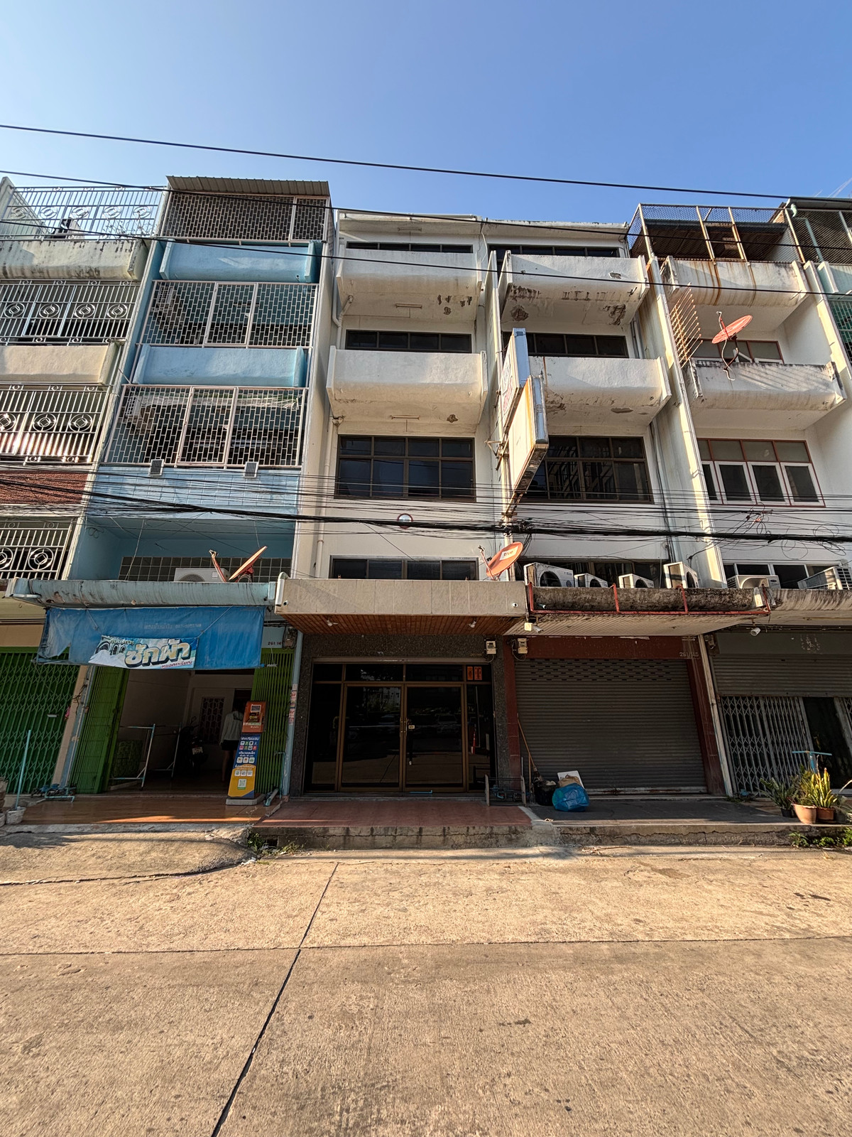 ให้เช่าอาคารพาณิชย์ปิ่นเกล้า จรัญสนิทวงศ์ : ให้เช่า !!! พื้นที่สำนักงาน (ชั้นล่าง + ชั้นลอย) ทำเลดี อยู่ใกล้สถานีรถไฟฟ้า MRT แยกไฟฉาย เพียงแค่ 200 เมตร เท่านั้น !!!