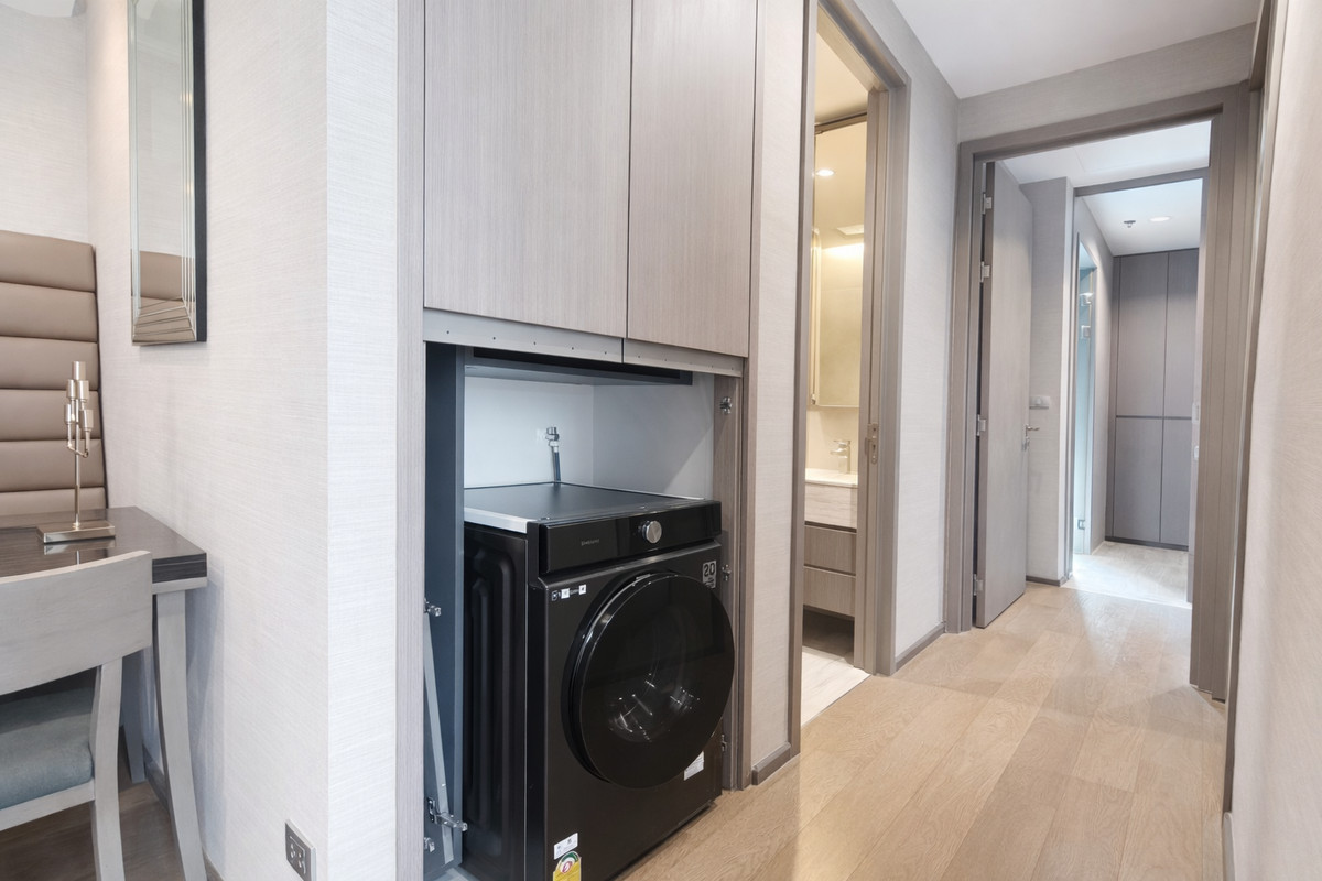 ขายคอนโดสาทร นราธิวาส : ขายด่วน The Diplomat Sathorn ห้องใหญ่ 2 ห้องนอน สุดพรีเมียม แต่งครบ พร้อมอยู่ นัดหมายเข้าชมทัก 063-616-5390