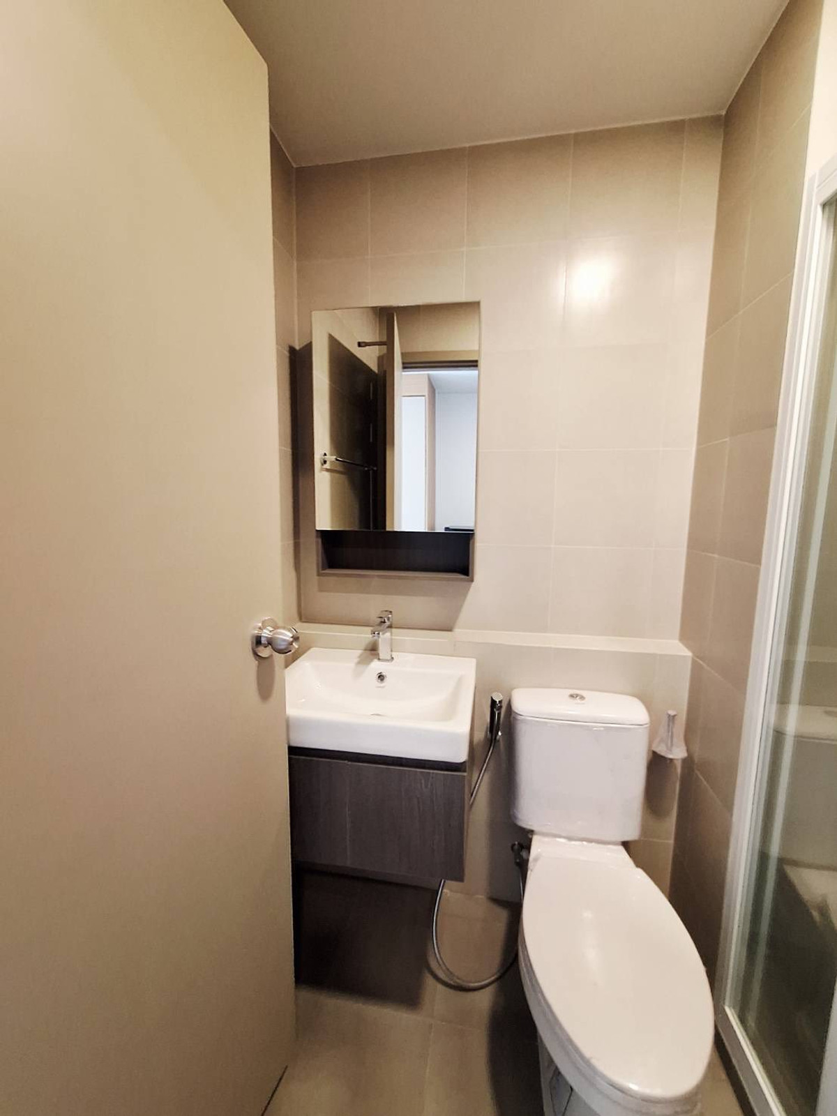 For RentCondoKhlongtoei, Kluaynamthai : Unit Available at Aspire Sukhumvit - Rama 4