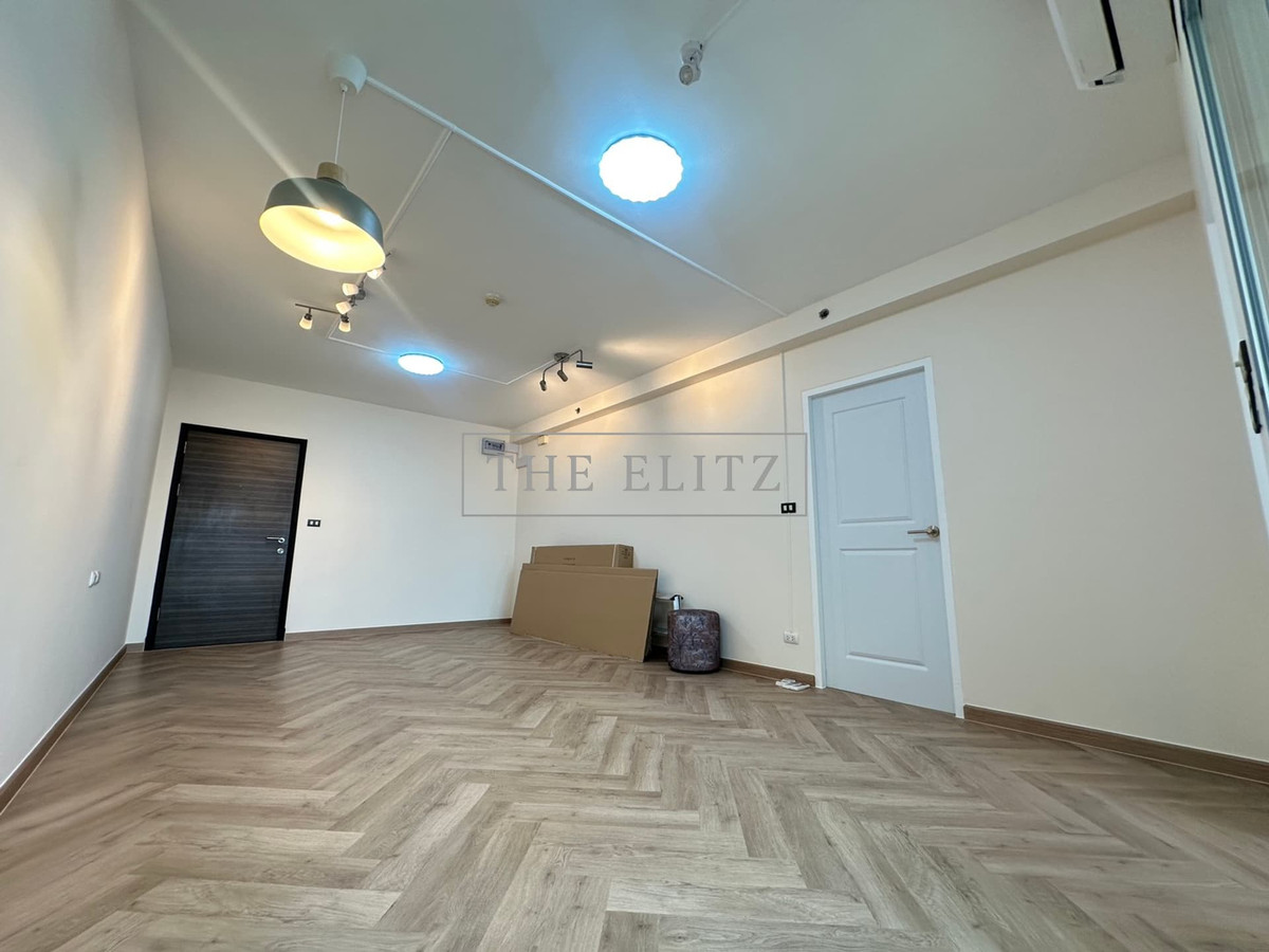 For SaleCondoRama9, Petchburi, RCA : ✨ The perfect balance of convenience and peace Supalai Park Ekkamai–Thonglor Surrounded by city lifestyle but still maintains privacy Suitable for both relaxation and living.