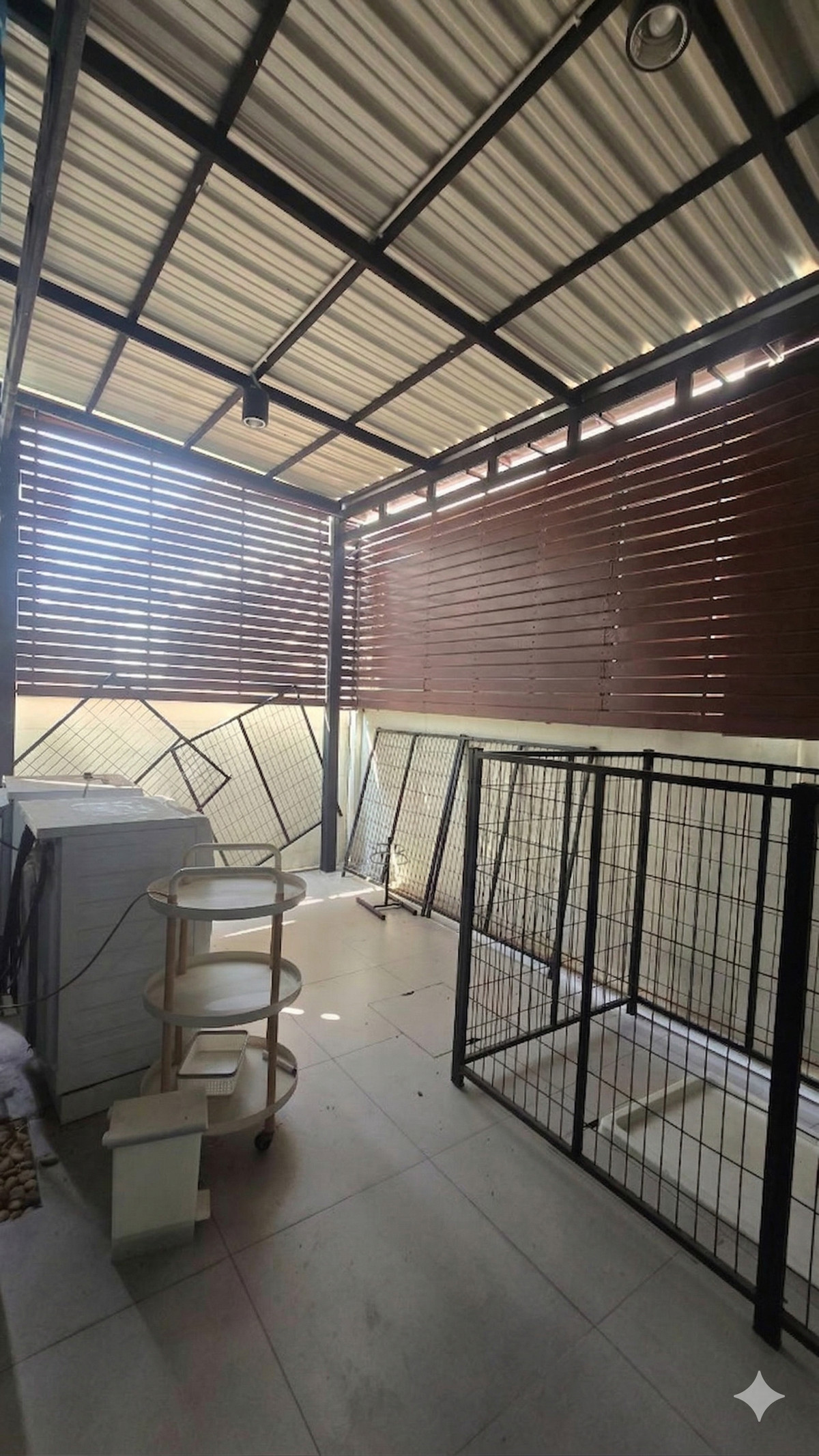 For SaleTownhomeSamut Prakan,Samrong : 2-story townhome for sale, corner unit | Lower than actual cost. Hurry before it sells out! Supalai Ville Bangna-Wongwaen Project (Supalai Ville Bangna-Wongwaen), Bang Phli, Samut Prakan. Corner house + area next to the house. Get the feel of a single hou