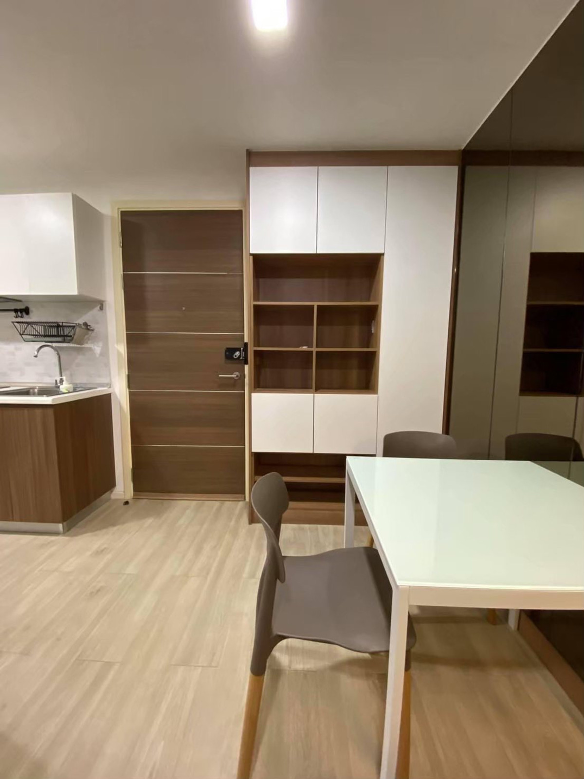 ให้เช่าคอนโดโชคชัย4 ลาดพร้าว71 : E296 🎉310369 ให้เช่าคอนโด Atmoz Ladprao 71