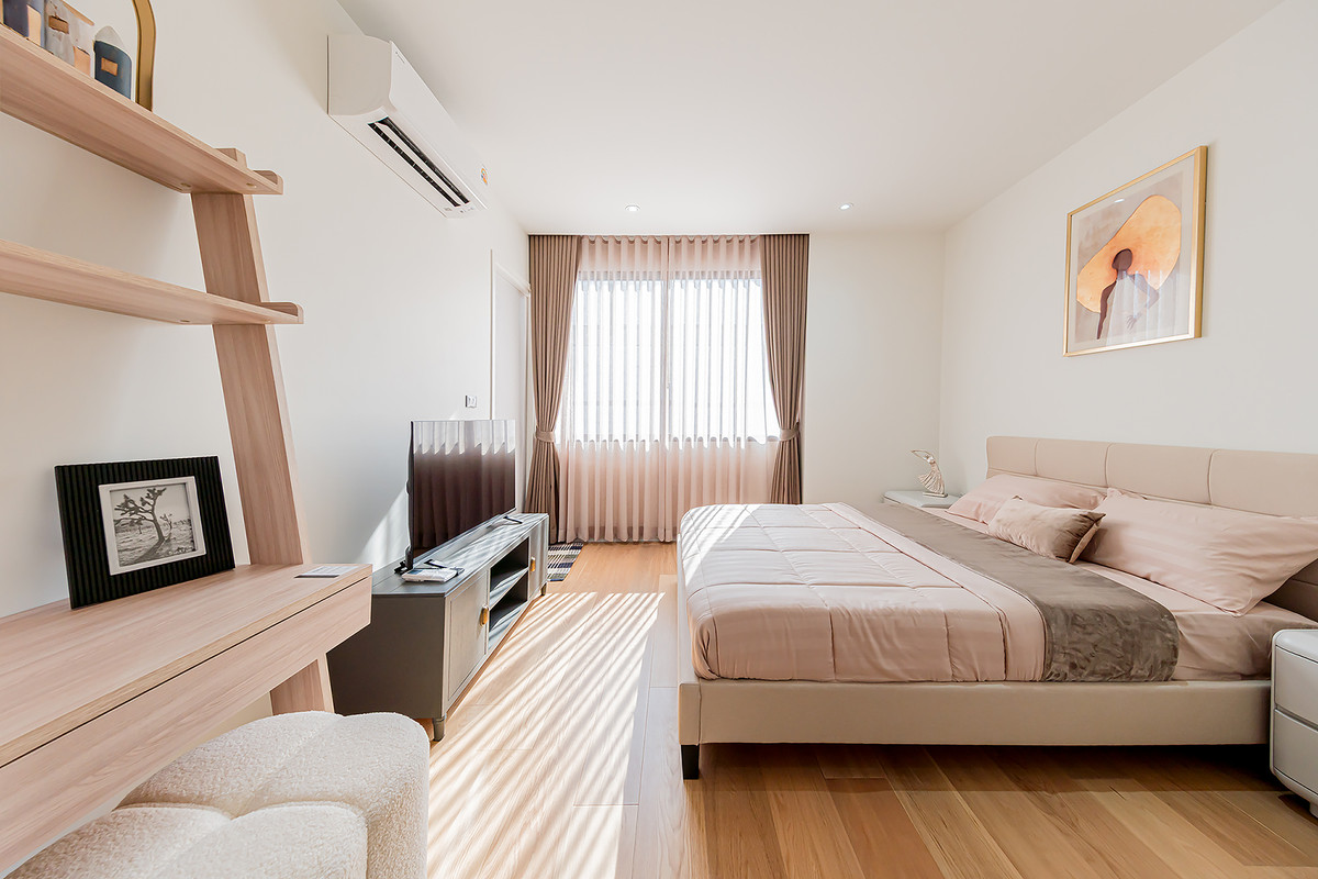 ขายบ้านโชคชัย4 ลาดพร้าว71 : [ขาย] ✨ บ้านเดี่ยว 3 ชั้น สไตล์ Modern Luxury พรีเมียมที่สุดในลาดพร้าว 101 | Feel Town ✨ แต่งครบ พร้อมลากกระเป๋าเข้าอยู่! เพียง 13.99 ล้าน (Rare Item มีเพียง 9 หลังในโครงการ!)