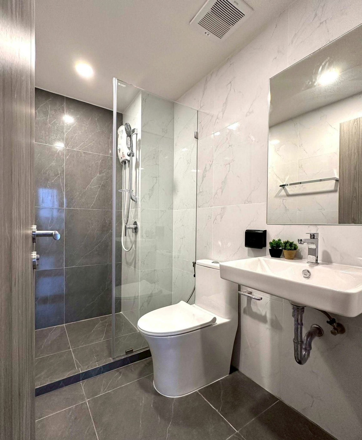 ให้เช่าคอนโดปิ่นเกล้า จรัญสนิทวงศ์ : คอนโด ห้องสวย ✨  ให้เช่า ออริจิ้น ปลั๊กแอนด์เพลย์ สิรินธร 🔥