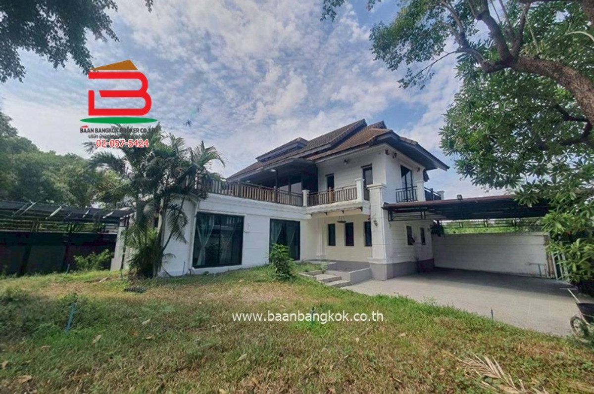 For SaleHouseNawamin, Ramindra : Single house, corner house, Soi Ramintra 65, intersection 2-6, area 176 sq m., near Plearnary Mall, Thanommit Market, Ramintra Road, Tha Raeng Subdistrict, Bang Khen District, Bangkok.