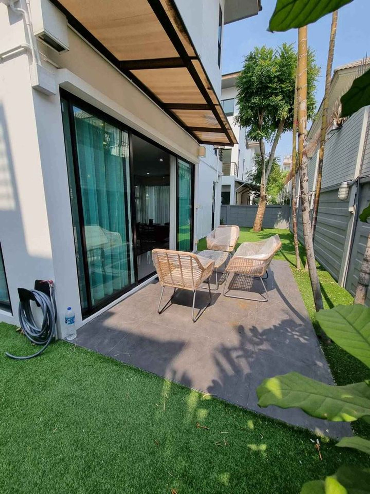 For RentHouseLadkrabang, Suwannaphum Airport : Single house for rent, Lumpini Suan Luang Rama 9, opposite Suan Luang Rama 9.