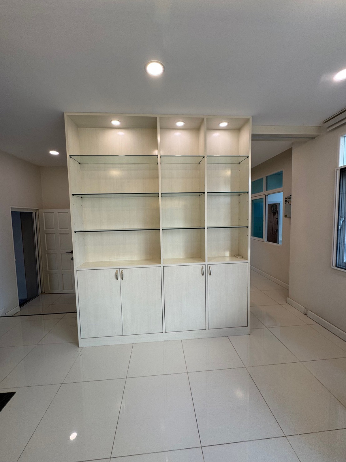 ให้เช่าบ้านเกษตร นวมินทร์ ลาดปลาเค้า : ให้เช่าบ้านเดี่ยว รสาสแปนิช คอร์ดยาร์ด เกษตร-นวมินทร์ บ้านรีโนเวทใหม่ พร้อมเข้าอยู่ (N.2057)