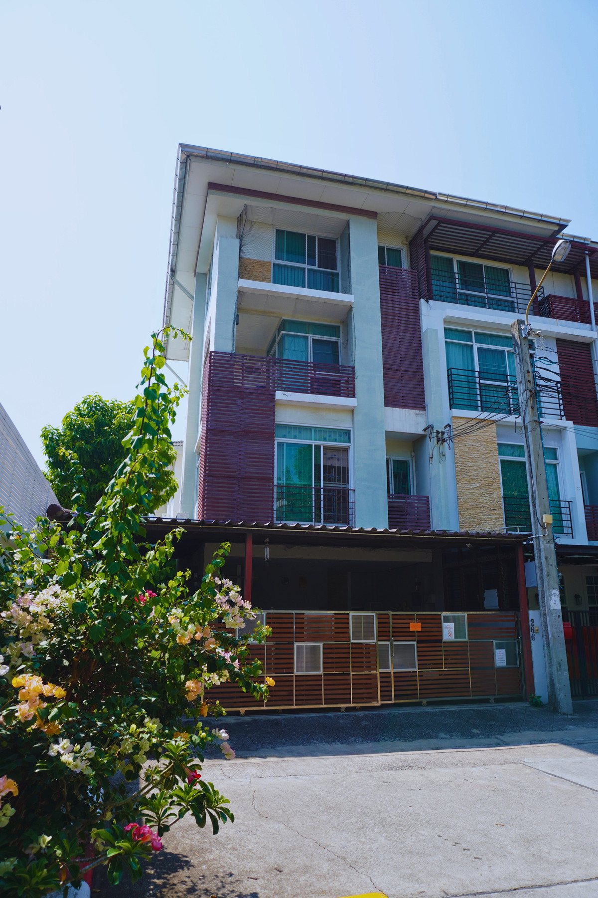 ขายบ้านสาทร นราธิวาส : ขายบ้าน 4 ชั้น โครงการธนาพัฒน์ เฮ้าส์ ซอยนนทรี 20  ทำเลศักยภาพ ใจกลางสาทร–พระราม 3 