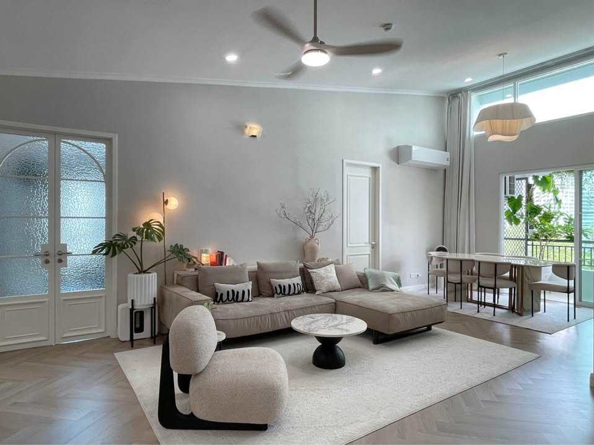 For RentCondoSukhumvit, Asoke, Thonglor : LTH14750 – Condo for Rent | The Bangkok Sukhumvit 61 | 96 sqm | 2+1 Bedrooms 2 Bathrooms | Luxury Spacious Living Elegant Design Prime Location | Near BTS Ekkamai | 105,000 THB/Month | Luxury Condo The Bangkok Sukhumvit 61, spacious room, beautiful design