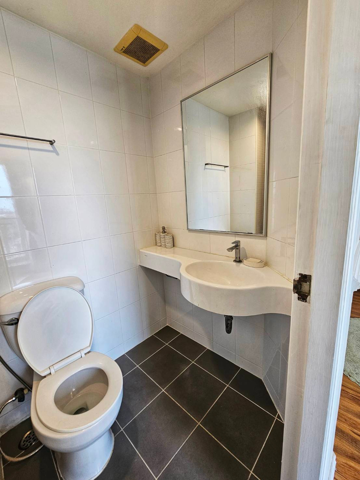 For RentCondoSeri Thai, Ramkhamhaeng Nida : Condo for rent, available, ready to move in Lumpini Condo Town Nida-Serithai☎️Line: 0883894733