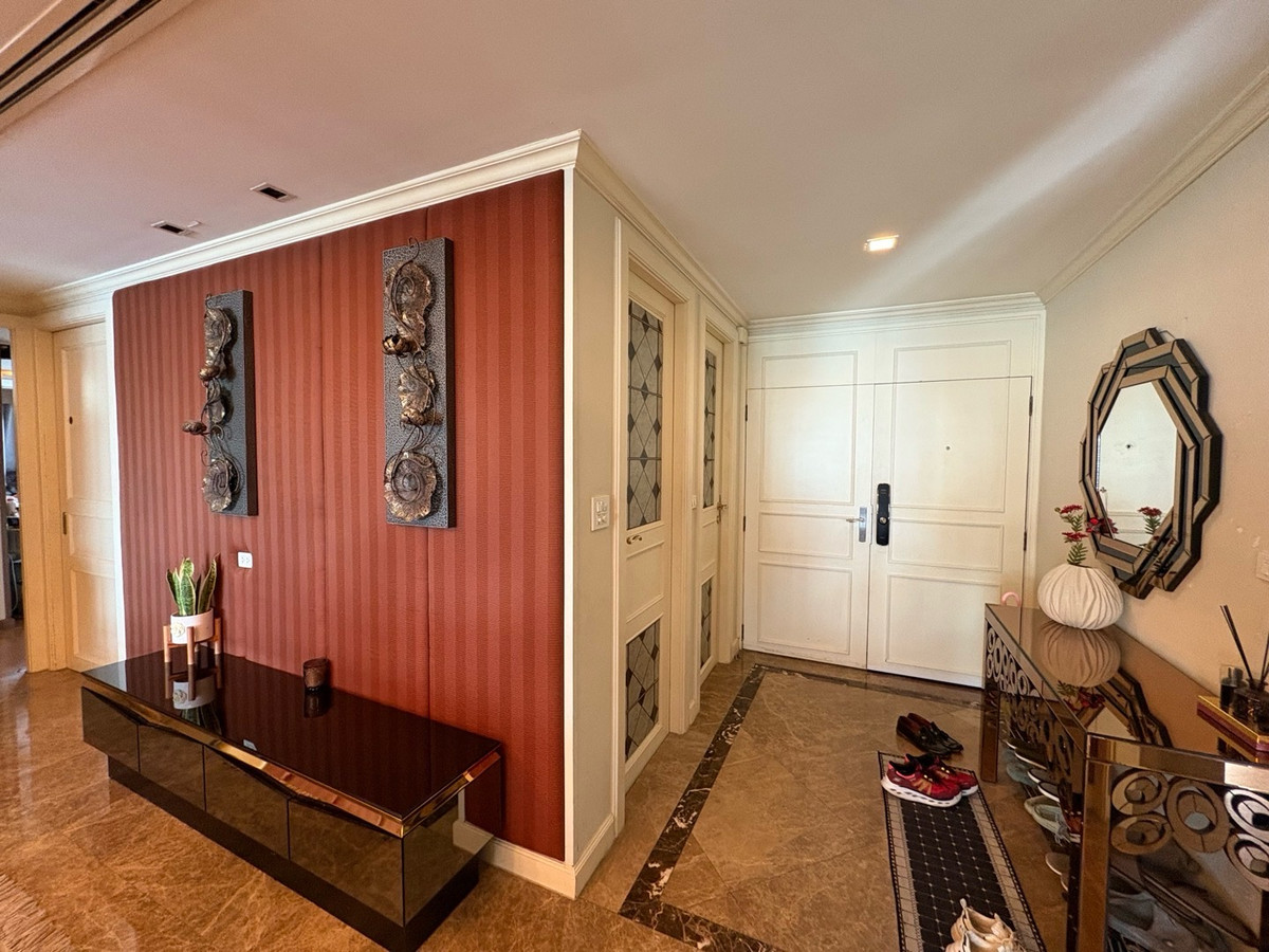 ขายคอนโดสาทร นราธิวาส : 🔥Sell 3BR 4BR+ 1Maid🔥Floor33🔥223sqm🔥29M🔥