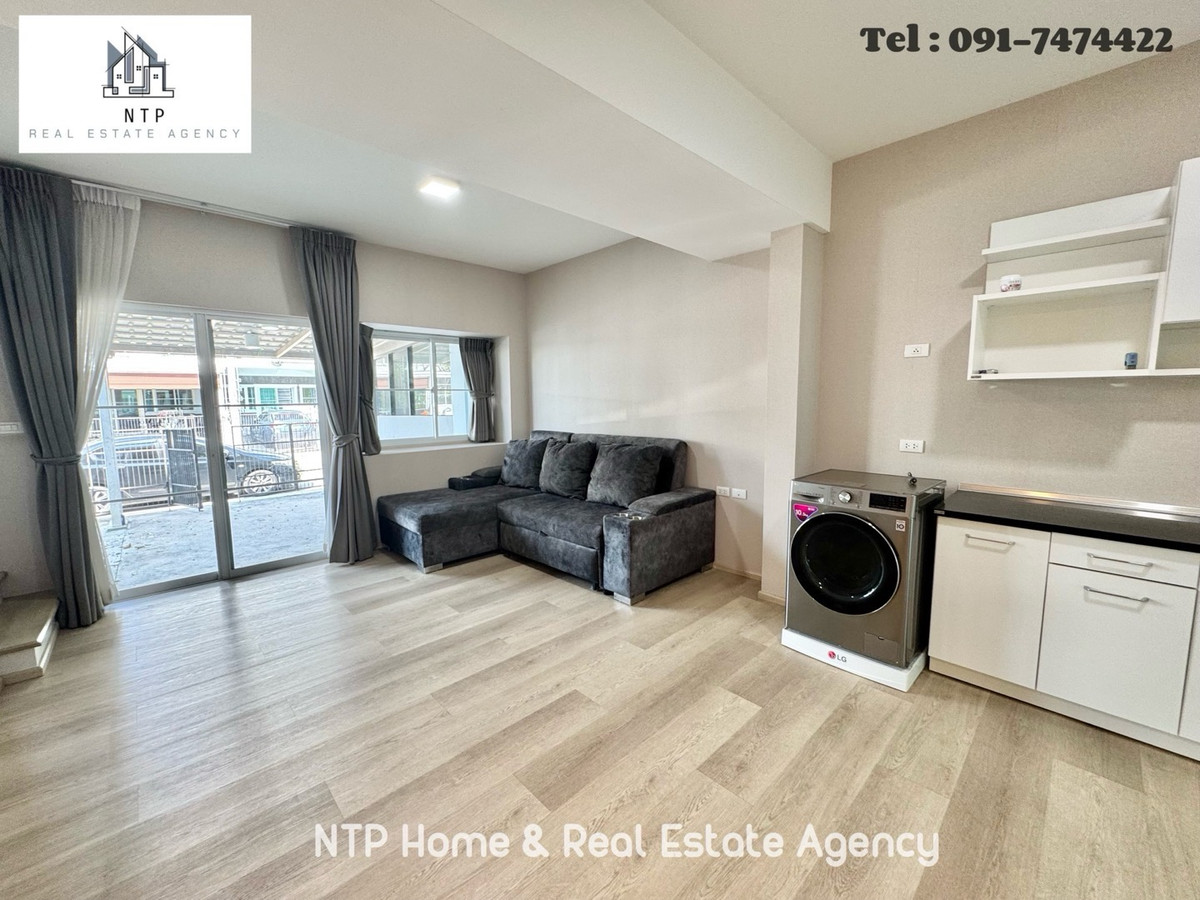 ให้เช่าทาวน์โฮมบางนา แบริ่ง ลาซาล : ให้เช่า| For rent ทาวน์โฮม 2-3 ห้องนอน หลังบ้านต่อเติมห้องเพิ่ม กว้างมาก+ติดแอร์ สามารถเพิ่มเติมเฟอร์นิเจอร์ได้ บ้านทำเลดี ตรงข้าม Mega Bangna หมู่บ้านสุดฮิต📍 Indy บางนา-รามคำแหง2 👍🏻