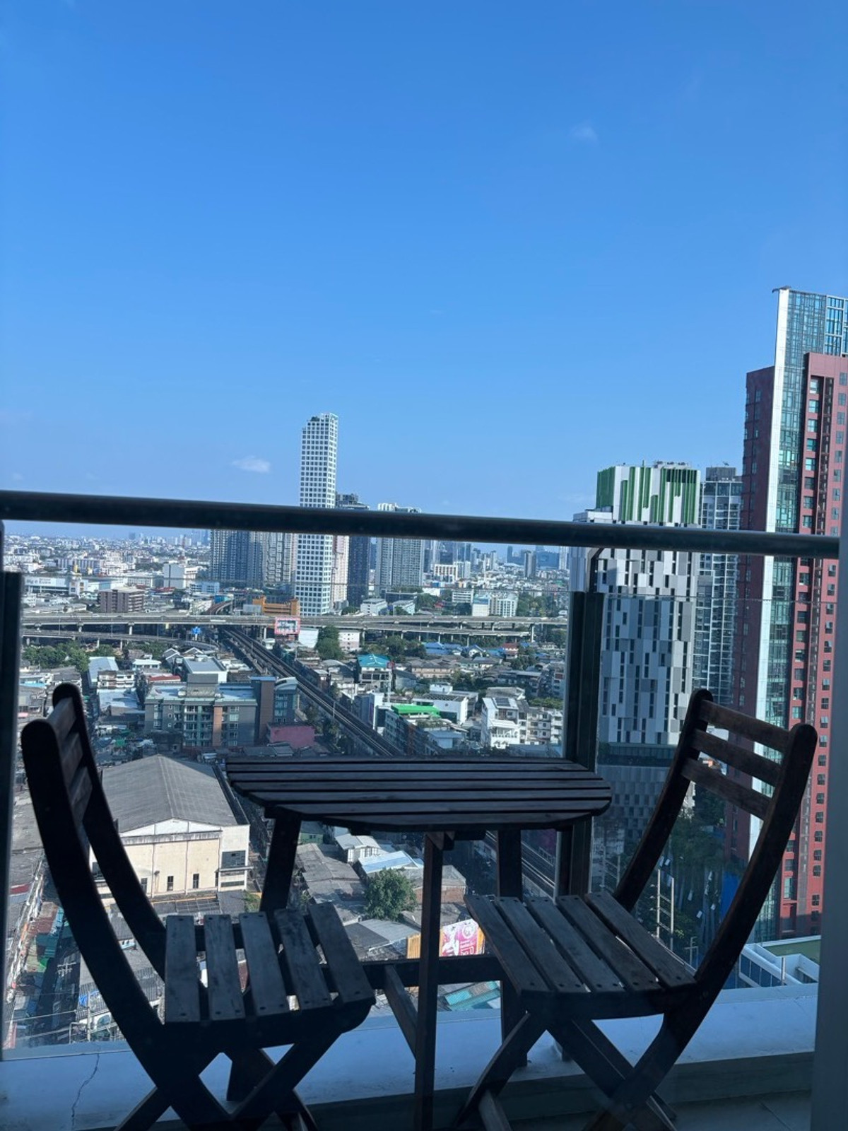 For RentCondoOnnut, Udomsuk : New Luxury Scented Room at Skywalk Residences – Only 22,000 THB/Month! ✨🏙️
รีบเลย ห้องใหม่หอมกลิ่นหรูมาก ที่ Skywalk Residences ใกล้ BTS พระโขนง เดินเพียงไม่กี่นาที 🚆