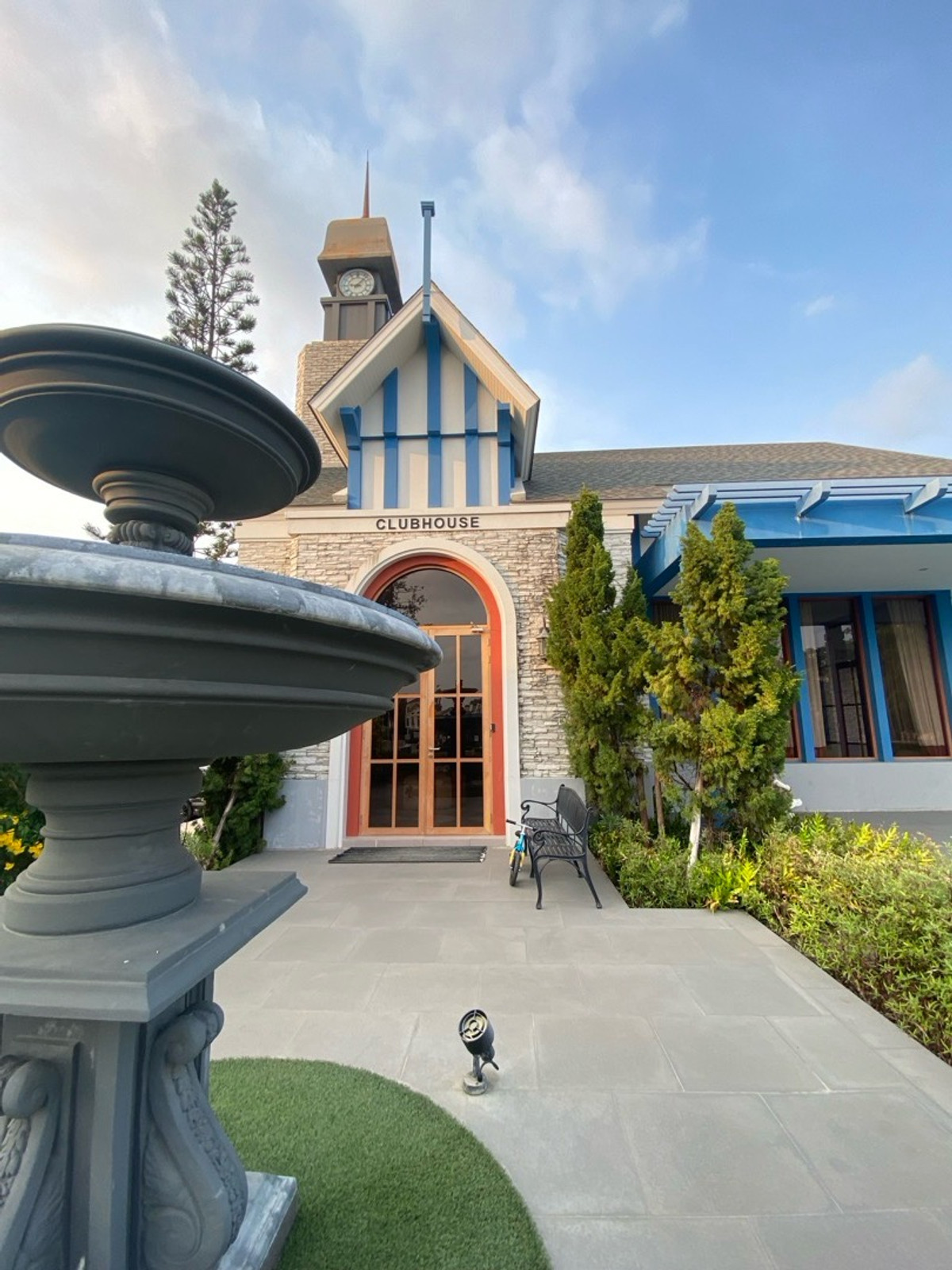 ให้เช่าทาวน์โฮมบางนา แบริ่ง ลาซาล : ให้เช่า| For rent ทาวน์โฮม 2-3 ห้องนอน หลังบ้านต่อเติมห้องเพิ่ม กว้างมาก+ติดแอร์ สามารถเพิ่มเติมเฟอร์นิเจอร์ได้ บ้านทำเลดี ตรงข้าม Mega Bangna หมู่บ้านสุดฮิต📍 Indy บางนา-รามคำแหง2 👍🏻