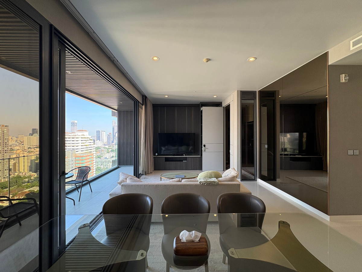 ขายคอนโดสุขุมวิท อโศก ทองหล่อ : SALE 2-Bedroom unit at Vittorio Sukhumvit 39,  Contact 062-496-6454