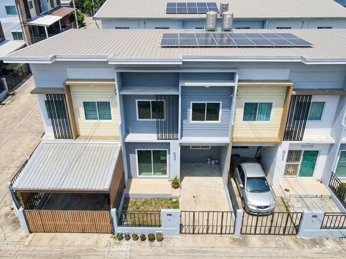 For RentTownhomeRattanathibet, Sanambinna : 4bed 2bath near Sarasas Witaed BangBua Thong School 900m.BangBuaThong LamPho Two story townhome