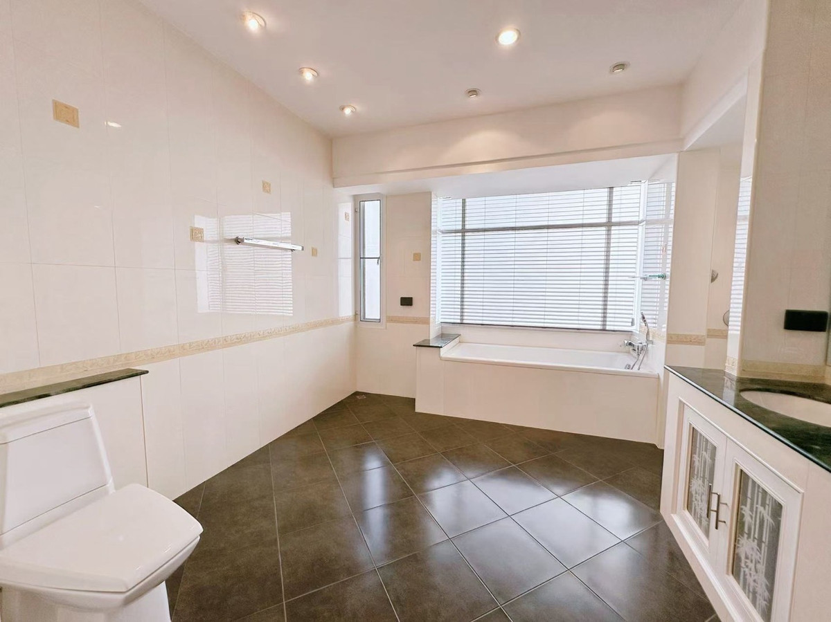 ให้เช่าสุขุมวิท อโศก ทองหล่อ : 🌈บ้านพูลวิลล่าเดี่ยว 3 ชั้น  พร้อมสระว่ายน้ำ 🎤