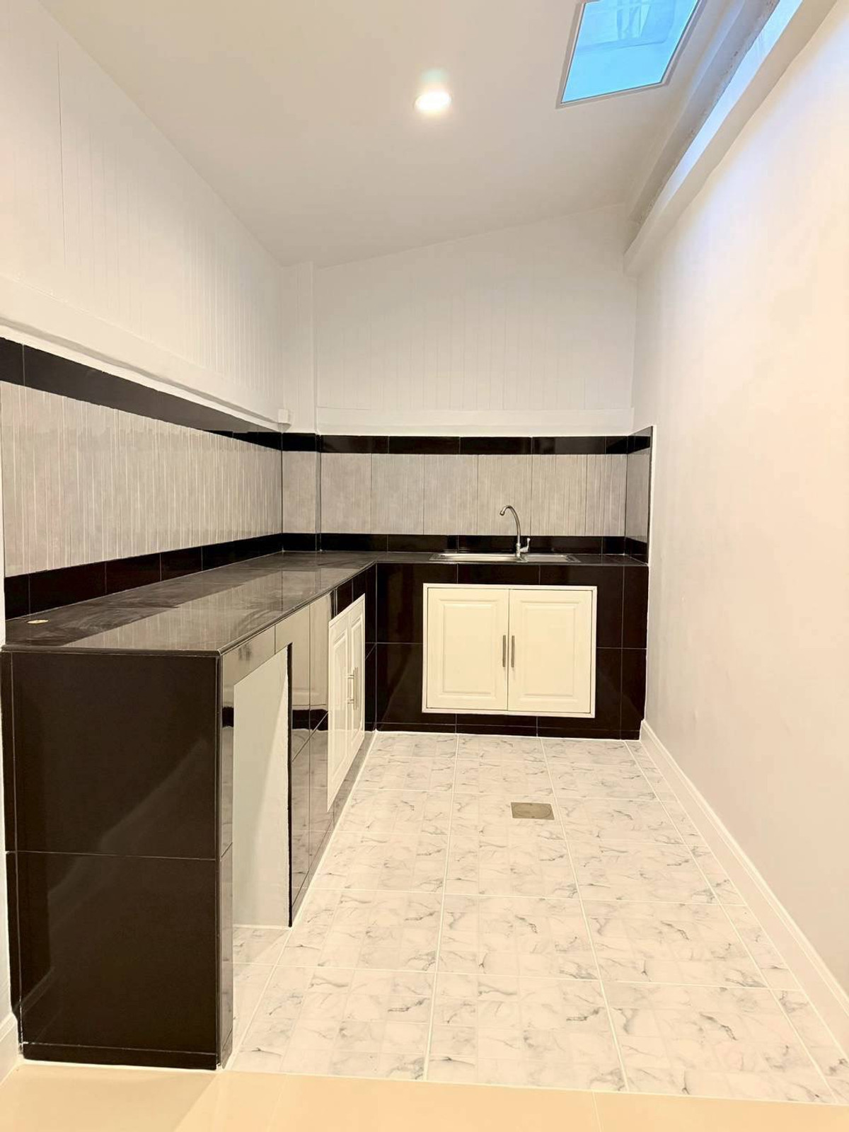 ขายทาวน์โฮมนนทบุรี บางใหญ่ บางบัวทอง : ขายทาวน์เฮ้าส์พฤกษา 3 วัดลาดปลาดุก 18 ตร.ว. หน้ากว้าง 6 ม. ต้นสายรถตู้ ฟรีโอน